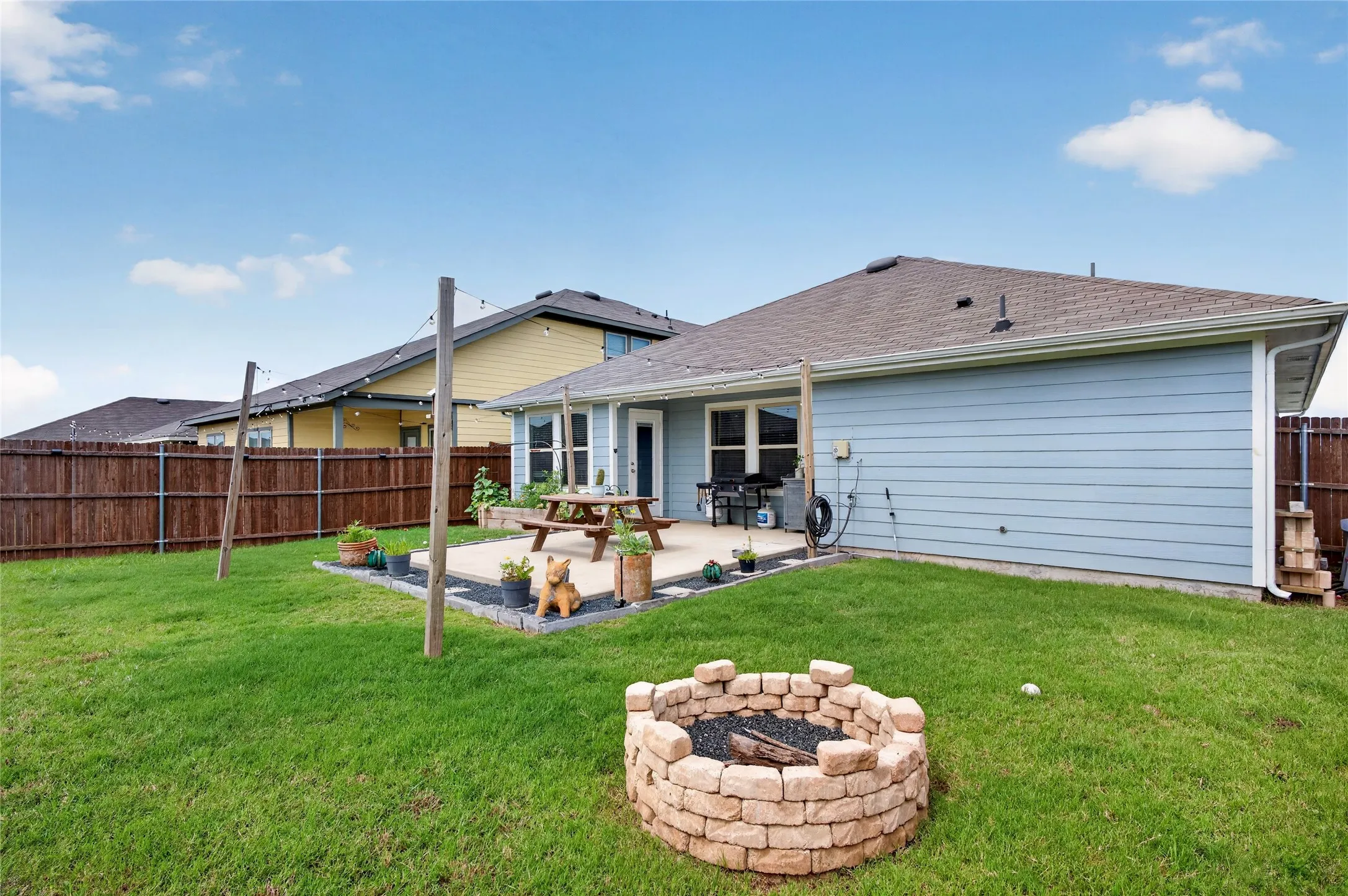 Single Family Residence For Sale in Collin County , 6417 Shoreline Lane, Princeton, Texas 75407, 3 Bedroom, 2 Bathroom, 2 Garage spaces, 1,285 Sqft, built in 2023, mls#21315353, Real Estate Agent in Princeton, Homes For Sale in Collin county, Homes For Sale in Princeton, Realtor in Princeton Texas, Real Estate Brokerage Independent Realty Texas, Luminita Cordes Realtor