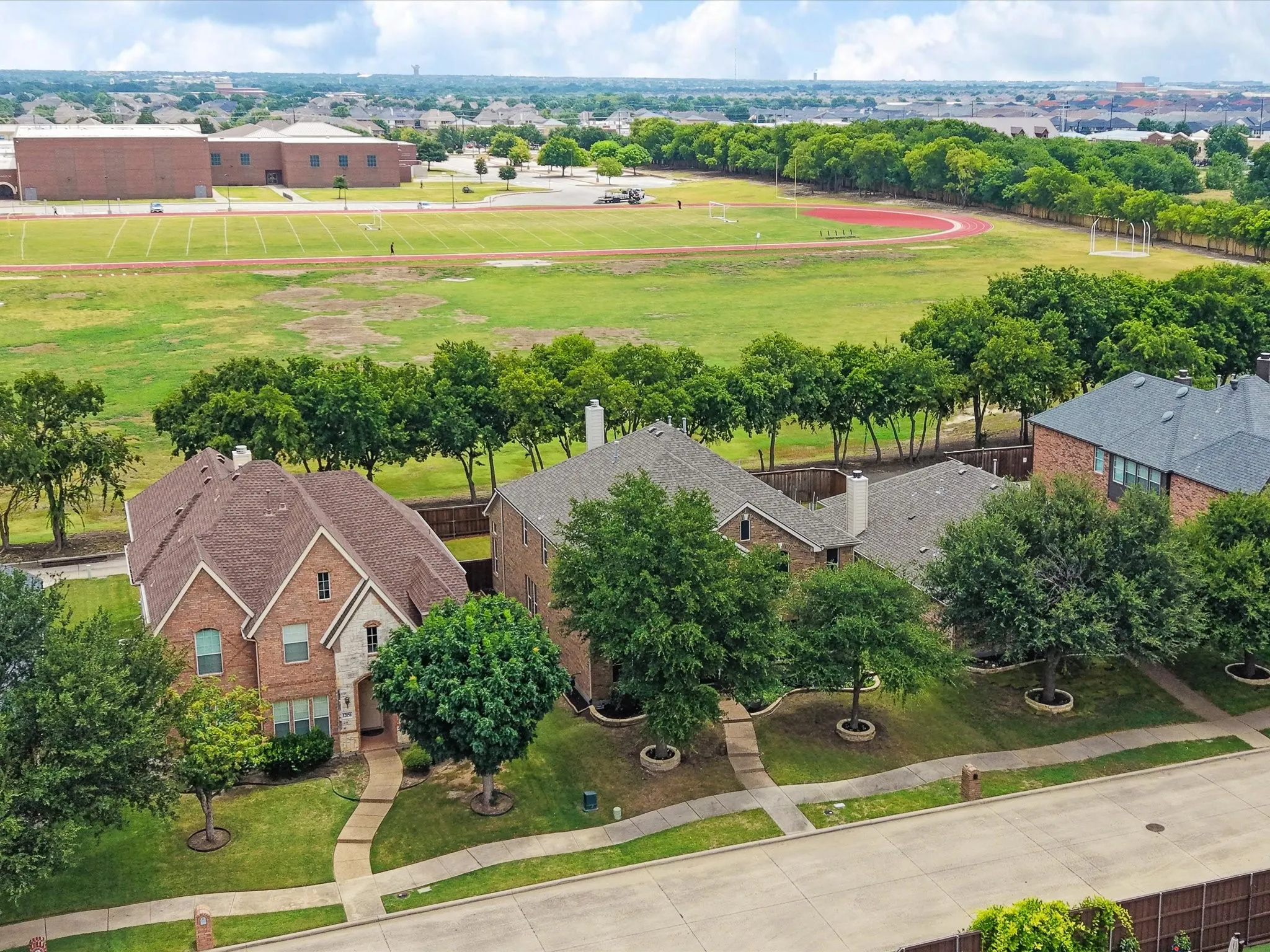 Single Family Residence For Sale in Collin County , 12038 Gonzales Drive, Frisco, Texas 75035, 4 Bedroom, 4 Bathroom, 2 Garage spaces, 3,372 Sqft, built in 2008, mls#21315646, Real Estate Agent in Frisco, Homes For Sale in Collin county, Homes For Sale in Frisco, Realtor in Frisco Texas, Real Estate Brokerage Independent Realty Texas, Luminita Cordes Realtor