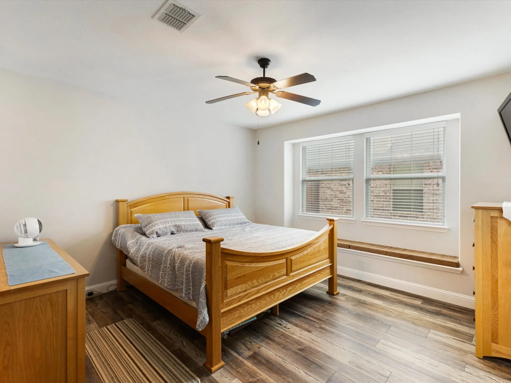 Single Family Residence For Sale in Collin County , 12038 Gonzales Drive, Frisco, Texas 75035, 4 Bedroom, 4 Bathroom, 2 Garage spaces, 3,372 Sqft, built in 2008, mls#21315646, Real Estate Agent in Frisco, Homes For Sale in Collin county, Homes For Sale in Frisco, Realtor in Frisco Texas, Real Estate Brokerage Independent Realty Texas, Luminita Cordes Realtor