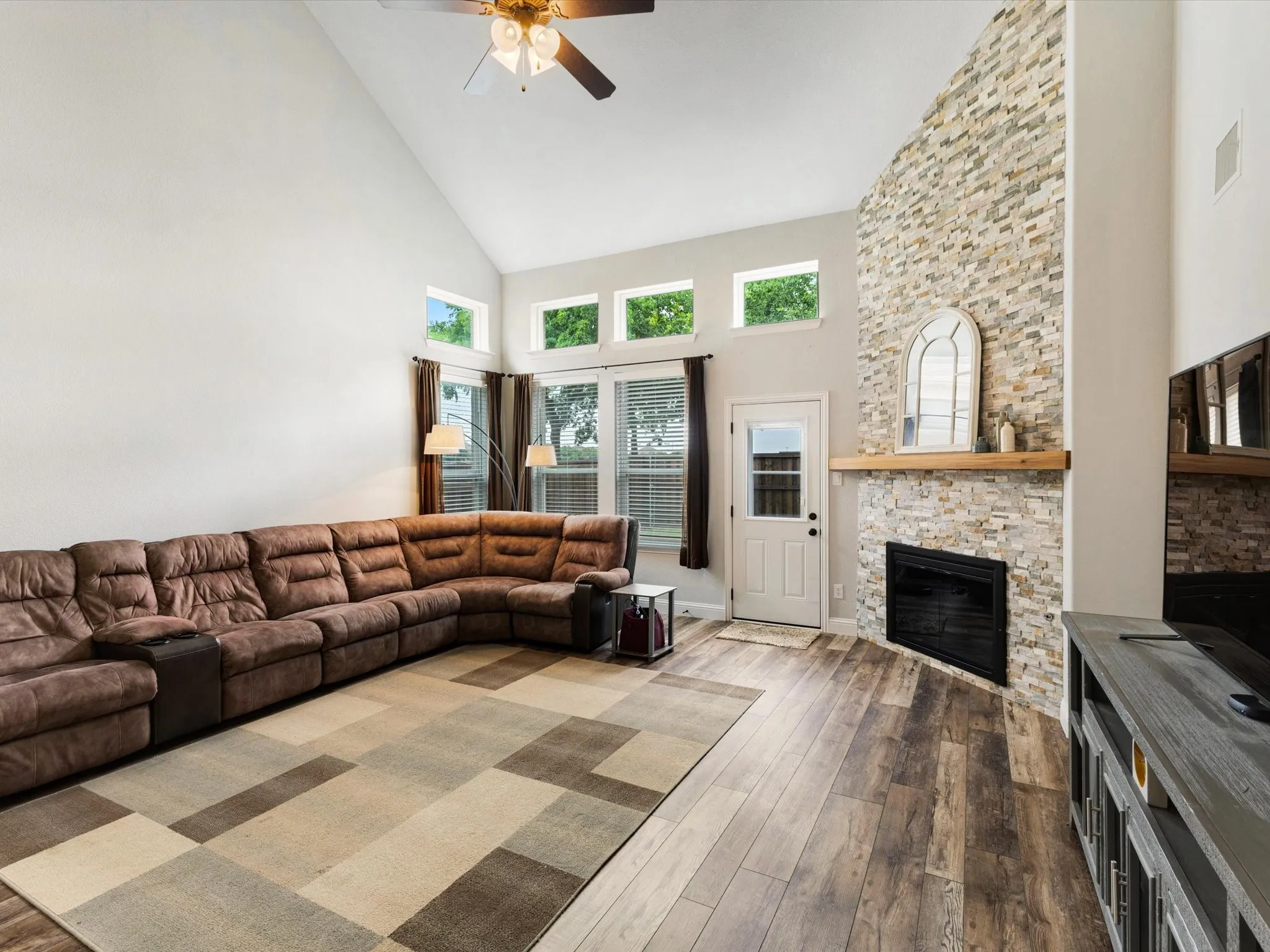 Single Family Residence For Sale in Collin County , 12038 Gonzales Drive, Frisco, Texas 75035, 4 Bedroom, 4 Bathroom, 2 Garage spaces, 3,372 Sqft, built in 2008, mls#21315646, Real Estate Agent in Frisco, Homes For Sale in Collin county, Homes For Sale in Frisco, Realtor in Frisco Texas, Real Estate Brokerage Independent Realty Texas, Luminita Cordes Realtor