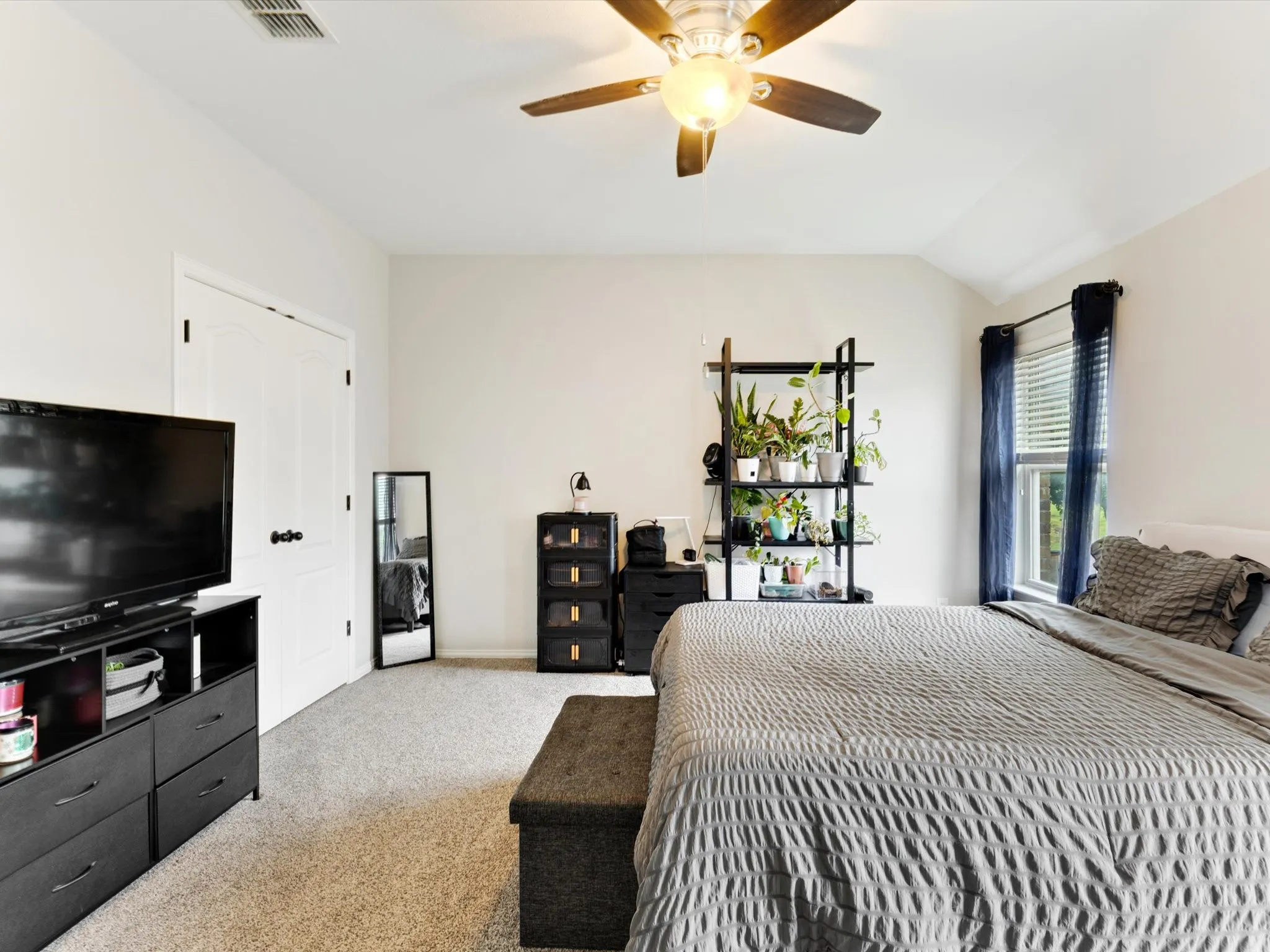 Single Family Residence For Sale in Collin County , 12038 Gonzales Drive, Frisco, Texas 75035, 4 Bedroom, 4 Bathroom, 2 Garage spaces, 3,372 Sqft, built in 2008, mls#21315646, Real Estate Agent in Frisco, Homes For Sale in Collin county, Homes For Sale in Frisco, Realtor in Frisco Texas, Real Estate Brokerage Independent Realty Texas, Luminita Cordes Realtor