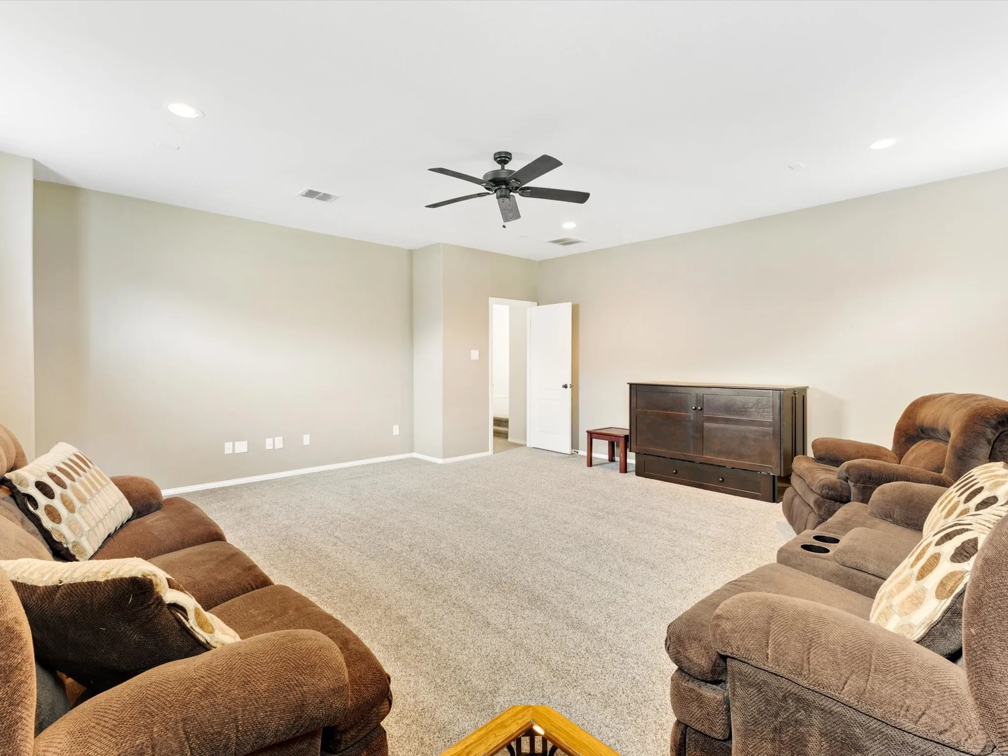 Single Family Residence For Sale in Collin County , 12038 Gonzales Drive, Frisco, Texas 75035, 4 Bedroom, 4 Bathroom, 2 Garage spaces, 3,372 Sqft, built in 2008, mls#21315646, Real Estate Agent in Frisco, Homes For Sale in Collin county, Homes For Sale in Frisco, Realtor in Frisco Texas, Real Estate Brokerage Independent Realty Texas, Luminita Cordes Realtor