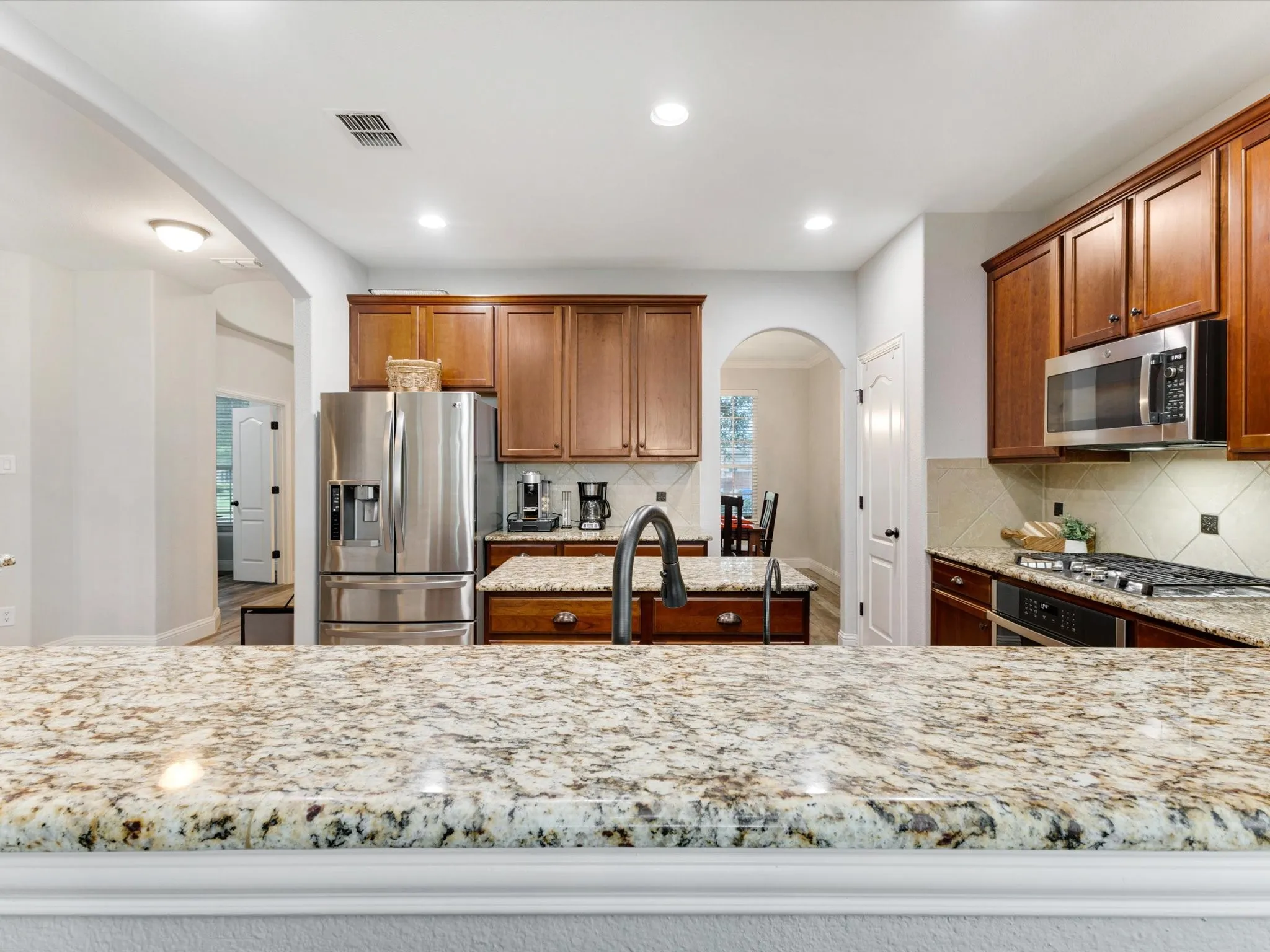 Single Family Residence For Sale in Collin County , 12038 Gonzales Drive, Frisco, Texas 75035, 4 Bedroom, 4 Bathroom, 2 Garage spaces, 3,372 Sqft, built in 2008, mls#21315646, Real Estate Agent in Frisco, Homes For Sale in Collin county, Homes For Sale in Frisco, Realtor in Frisco Texas, Real Estate Brokerage Independent Realty Texas, Luminita Cordes Realtor