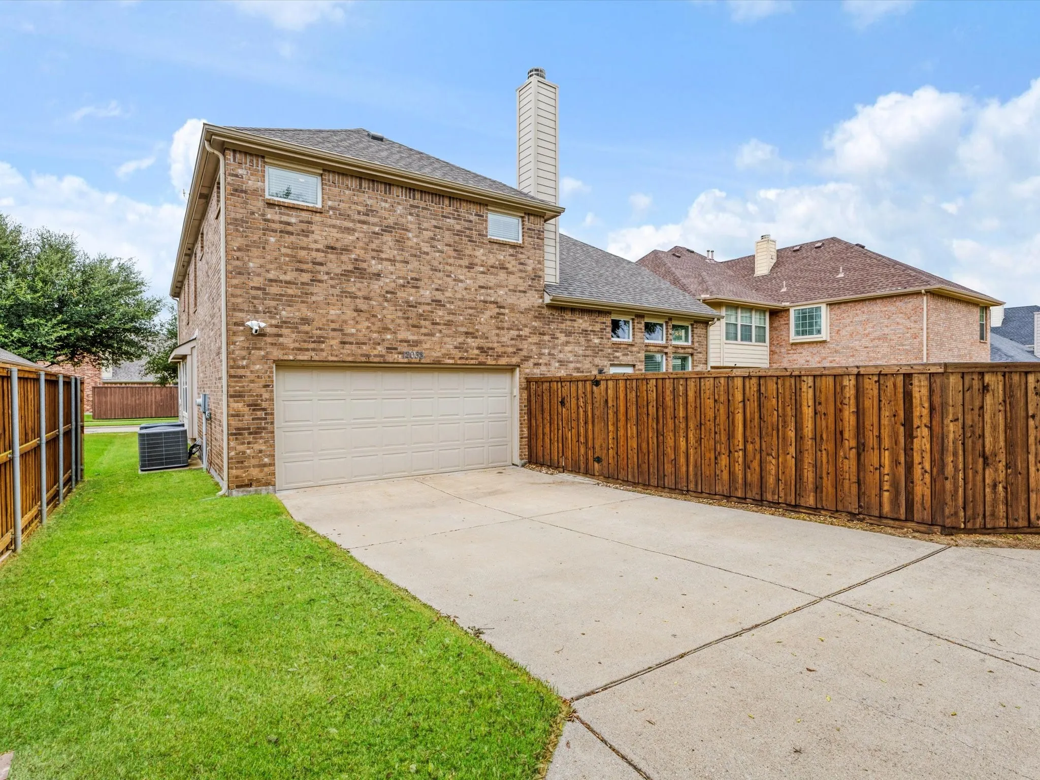 Single Family Residence For Sale in Collin County , 12038 Gonzales Drive, Frisco, Texas 75035, 4 Bedroom, 4 Bathroom, 2 Garage spaces, 3,372 Sqft, built in 2008, mls#21315646, Real Estate Agent in Frisco, Homes For Sale in Collin county, Homes For Sale in Frisco, Realtor in Frisco Texas, Real Estate Brokerage Independent Realty Texas, Luminita Cordes Realtor