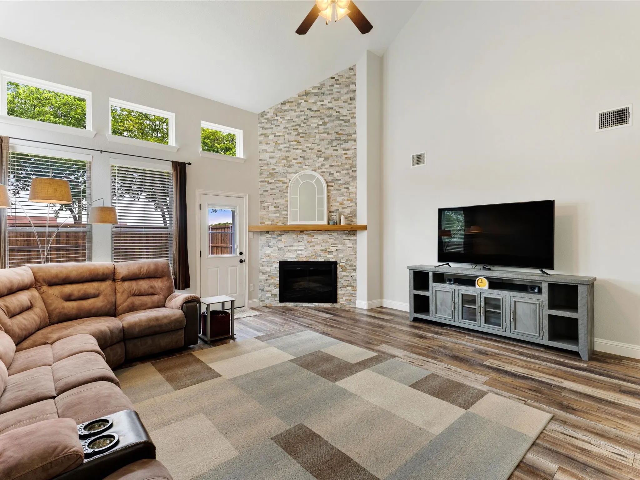 Single Family Residence For Sale in Collin County , 12038 Gonzales Drive, Frisco, Texas 75035, 4 Bedroom, 4 Bathroom, 2 Garage spaces, 3,372 Sqft, built in 2008, mls#21315646, Real Estate Agent in Frisco, Homes For Sale in Collin county, Homes For Sale in Frisco, Realtor in Frisco Texas, Real Estate Brokerage Independent Realty Texas, Luminita Cordes Realtor