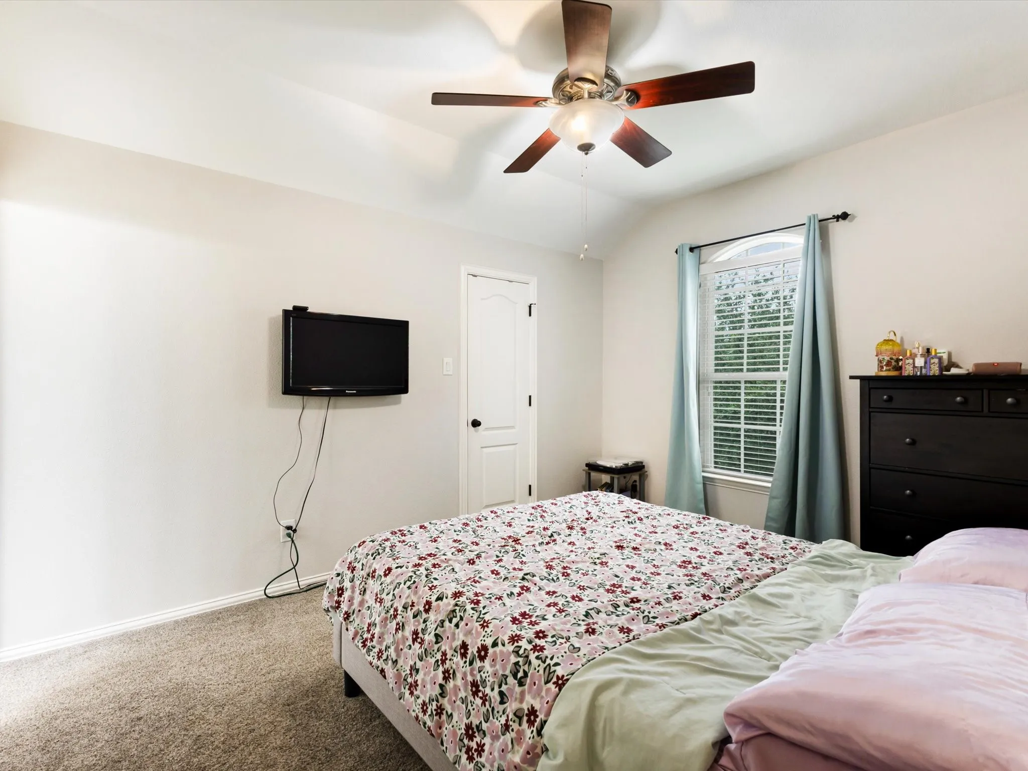 Single Family Residence For Sale in Collin County , 12038 Gonzales Drive, Frisco, Texas 75035, 4 Bedroom, 4 Bathroom, 2 Garage spaces, 3,372 Sqft, built in 2008, mls#21315646, Real Estate Agent in Frisco, Homes For Sale in Collin county, Homes For Sale in Frisco, Realtor in Frisco Texas, Real Estate Brokerage Independent Realty Texas, Luminita Cordes Realtor