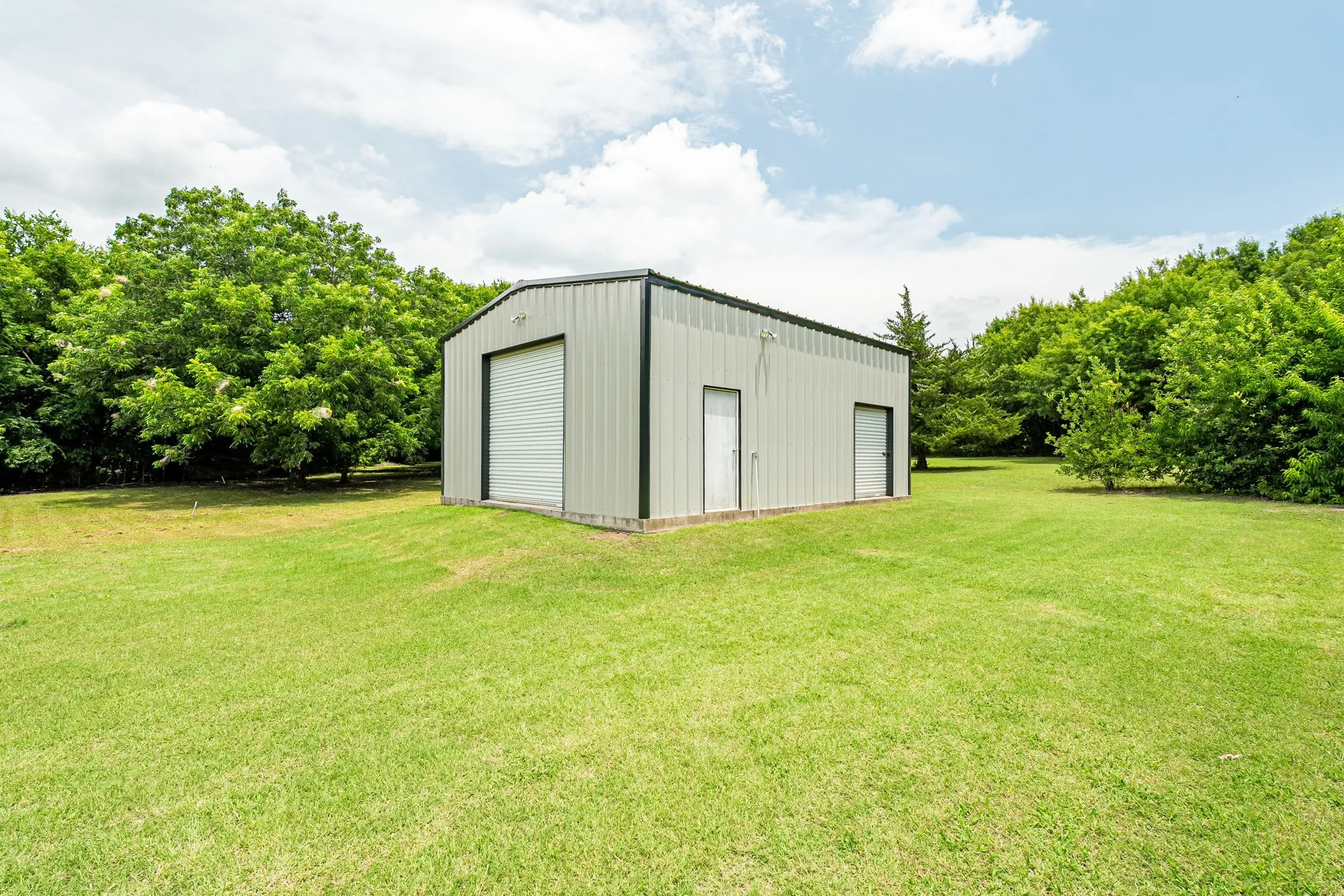 Single Family Residence For Sale in Collin County , 311 Pecan Hollow Circle, Anna, Texas 75409, 3 Bedroom, 2 Bathroom, 2 Garage spaces, 2,314 Sqft, built in 2018, mls#21313101, Real Estate Agent in Anna, Homes For Sale in Collin county, Homes For Sale in Anna, Realtor in Anna Texas, Real Estate Brokerage Independent Realty Texas, Luminita Cordes Realtor