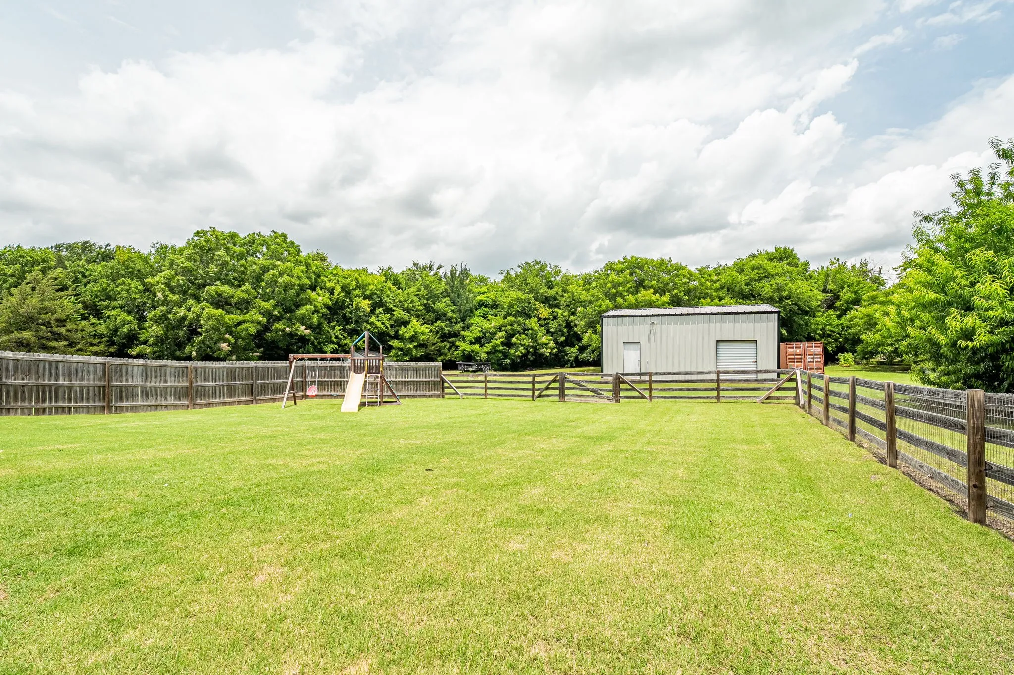 Single Family Residence For Sale in Collin County , 311 Pecan Hollow Circle, Anna, Texas 75409, 3 Bedroom, 2 Bathroom, 2 Garage spaces, 2,314 Sqft, built in 2018, mls#21313101, Real Estate Agent in Anna, Homes For Sale in Collin county, Homes For Sale in Anna, Realtor in Anna Texas, Real Estate Brokerage Independent Realty Texas, Luminita Cordes Realtor