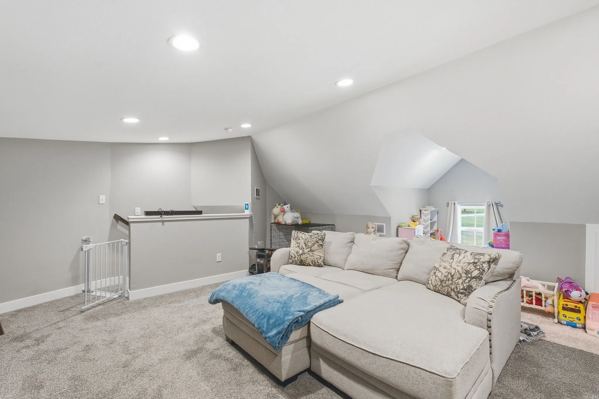 Single Family Residence For Sale in Collin County , 311 Pecan Hollow Circle, Anna, Texas 75409, 3 Bedroom, 2 Bathroom, 2 Garage spaces, 2,314 Sqft, built in 2018, mls#21313101, Real Estate Agent in Anna, Homes For Sale in Collin county, Homes For Sale in Anna, Realtor in Anna Texas, Real Estate Brokerage Independent Realty Texas, Luminita Cordes Realtor