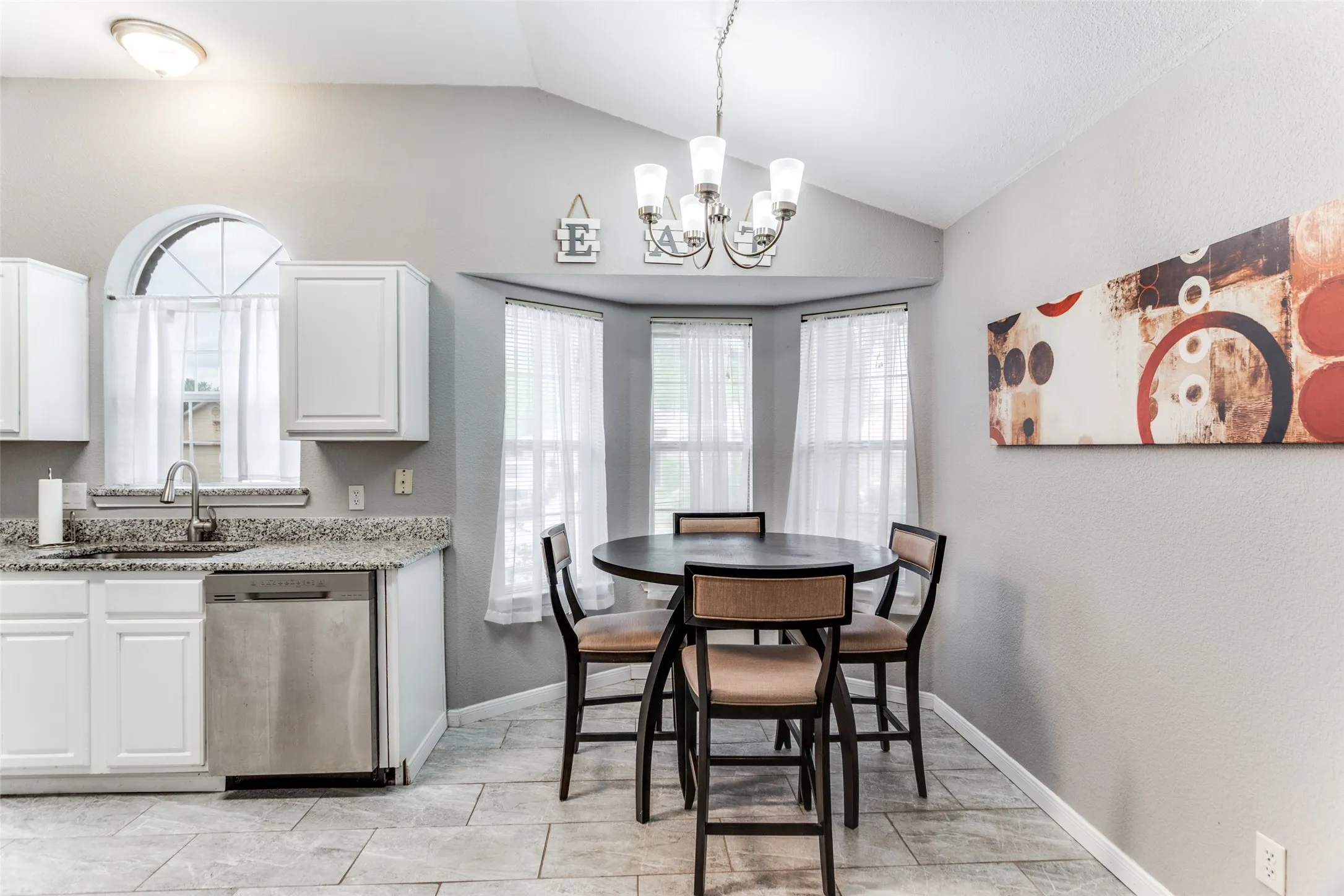 Single Family Residence For Sale in Tarrant County , 10241 Westward Drive, Fort Worth, Texas 76108, 4 Bedroom, 2 Bathroom, 2 Garage spaces, 1,822 Sqft, built in 1995, Price $324,999, mls#21303082, Real Estate Agent in Fort Worth, Homes For Sale in Tarrant county, Homes For Sale in Fort Worth, Realtor in Fort Worth Texas, Real Estate Brokerage Independent Realty Texas, Luminita Cordes Realtor