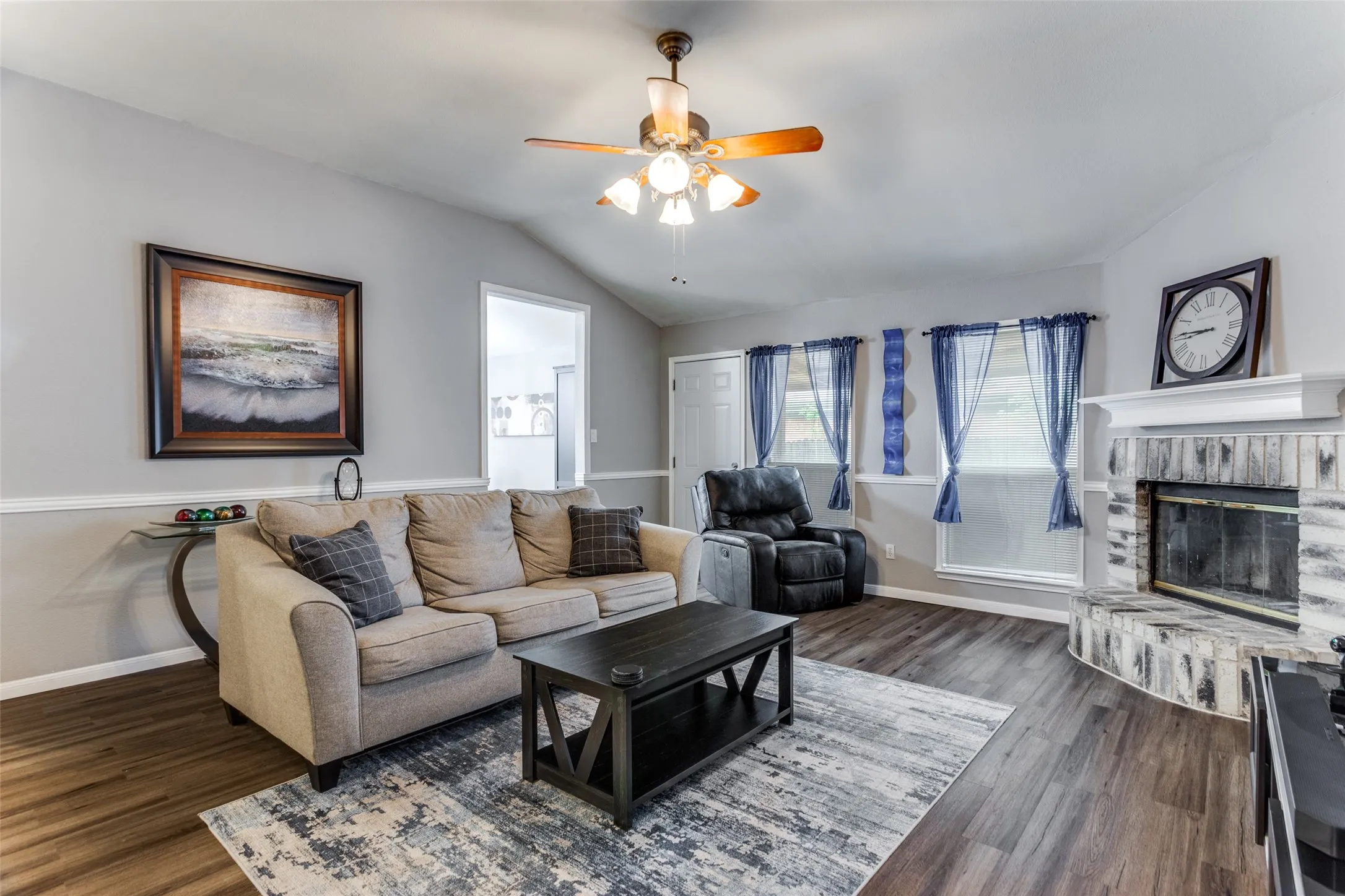 Single Family Residence For Sale in Tarrant County , 10241 Westward Drive, Fort Worth, Texas 76108, 4 Bedroom, 2 Bathroom, 2 Garage spaces, 1,822 Sqft, built in 1995, Price $324,999, mls#21303082, Real Estate Agent in Fort Worth, Homes For Sale in Tarrant county, Homes For Sale in Fort Worth, Realtor in Fort Worth Texas, Real Estate Brokerage Independent Realty Texas, Luminita Cordes Realtor