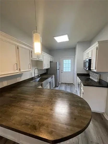 Duplex For Rent in Mc Lennan County , 1500 James Avenue a, Waco, Texas 76706, 4 Bedroom, 4 Bathroom, Garage spaces, 1,680 Sqft, built in 2001, mls#21315706, Real Estate Agent in Waco, Homes For Rent in Mc Lennan county, Homes For Rent in Waco, Realtor in Waco Texas, Real Estate Brokerage Independent Realty Texas, Luminita Cordes Realtor