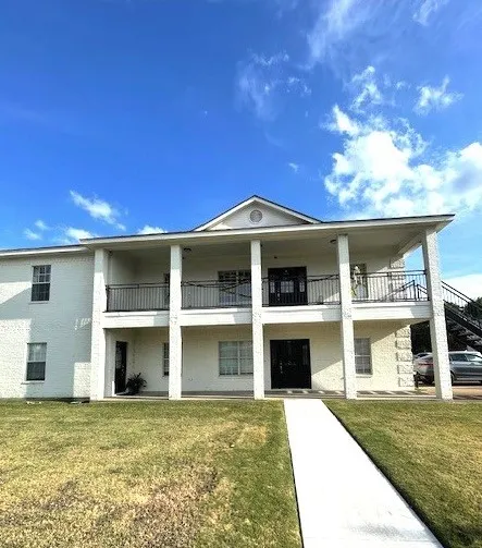Duplex For Rent in Mc Lennan County , 1500 James Avenue a, Waco, Texas 76706, 4 Bedroom, 4 Bathroom, Garage spaces, 1,680 Sqft, built in 2001, mls#21315706, Real Estate Agent in Waco, Homes For Rent in Mc Lennan county, Homes For Rent in Waco, Realtor in Waco Texas, Real Estate Brokerage Independent Realty Texas, Luminita Cordes Realtor