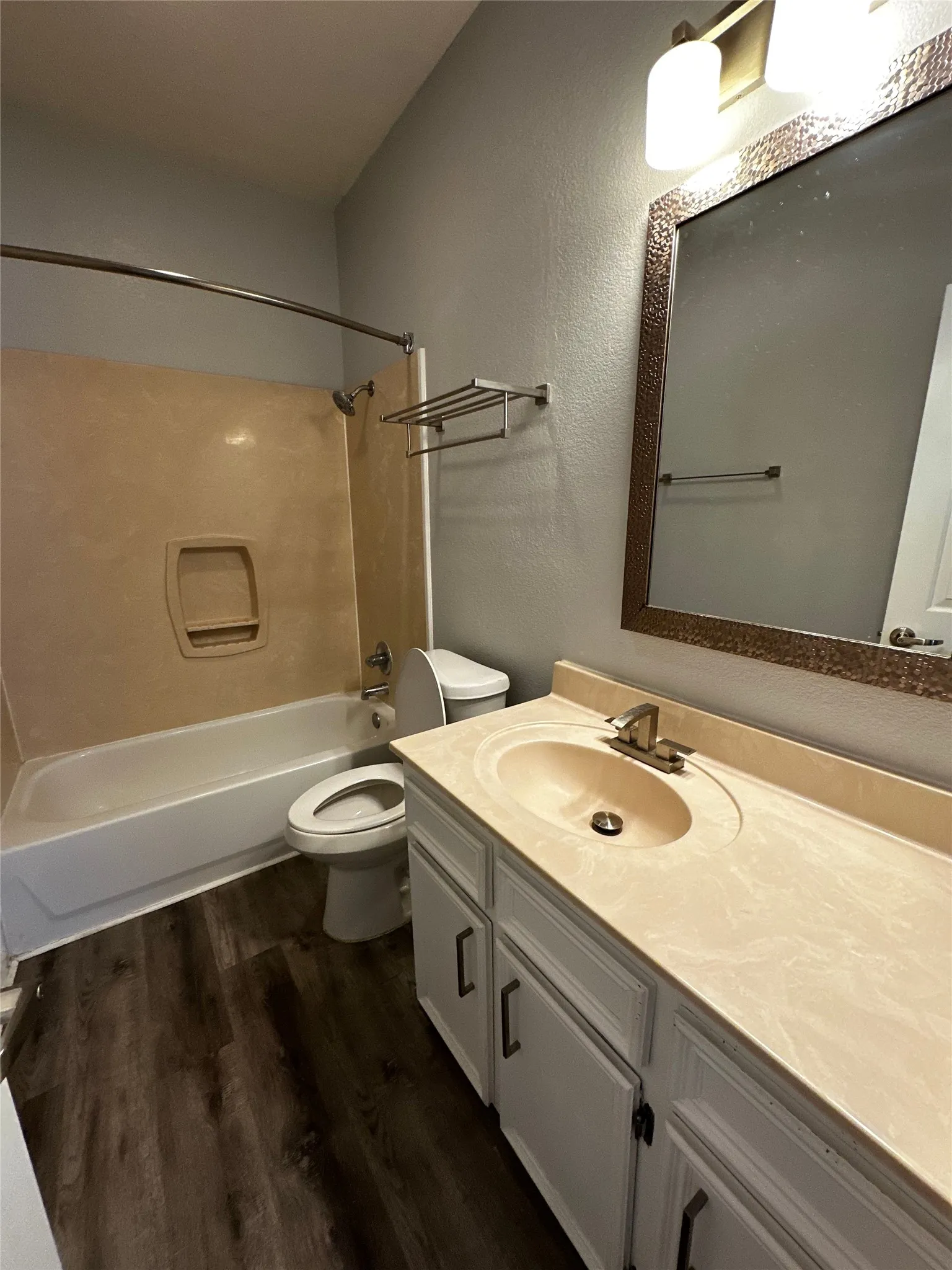 Duplex For Rent in Mc Lennan County , 1500 James Avenue a, Waco, Texas 76706, 4 Bedroom, 4 Bathroom, Garage spaces, 1,680 Sqft, built in 2001, mls#21315706, Real Estate Agent in Waco, Homes For Rent in Mc Lennan county, Homes For Rent in Waco, Realtor in Waco Texas, Real Estate Brokerage Independent Realty Texas, Luminita Cordes Realtor