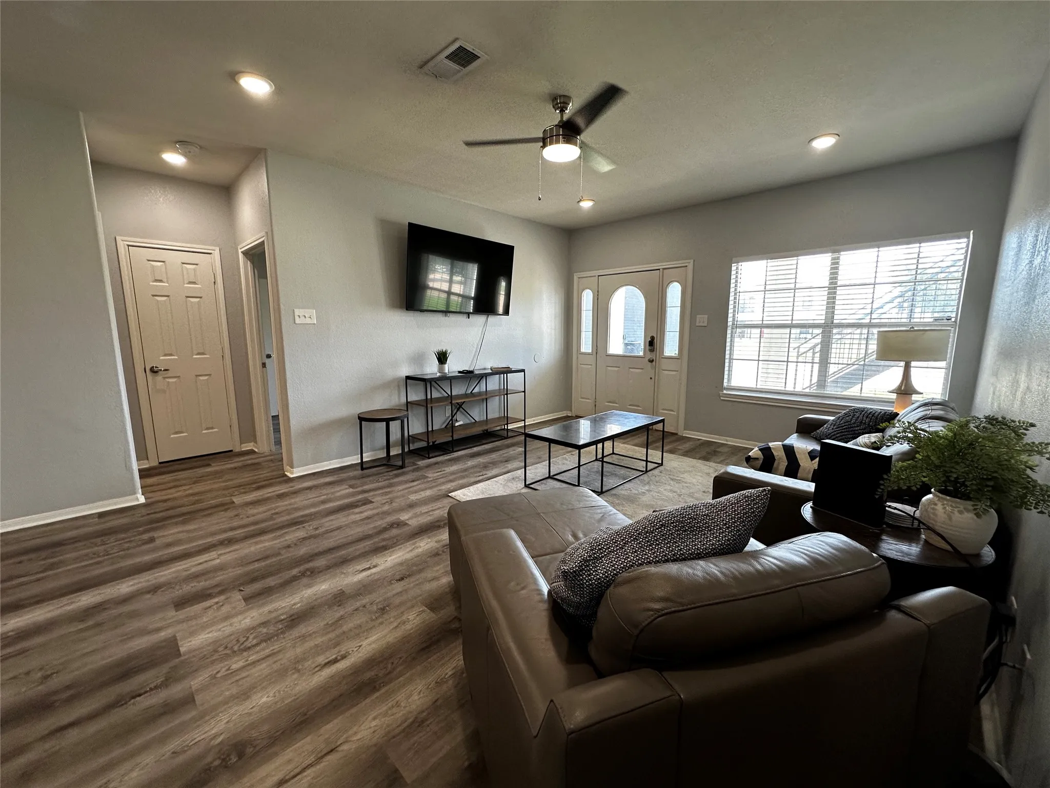 Duplex For Rent in Mc Lennan County , 1500 James Avenue a, Waco, Texas 76706, 4 Bedroom, 4 Bathroom, Garage spaces, 1,680 Sqft, built in 2001, mls#21315706, Real Estate Agent in Waco, Homes For Rent in Mc Lennan county, Homes For Rent in Waco, Realtor in Waco Texas, Real Estate Brokerage Independent Realty Texas, Luminita Cordes Realtor