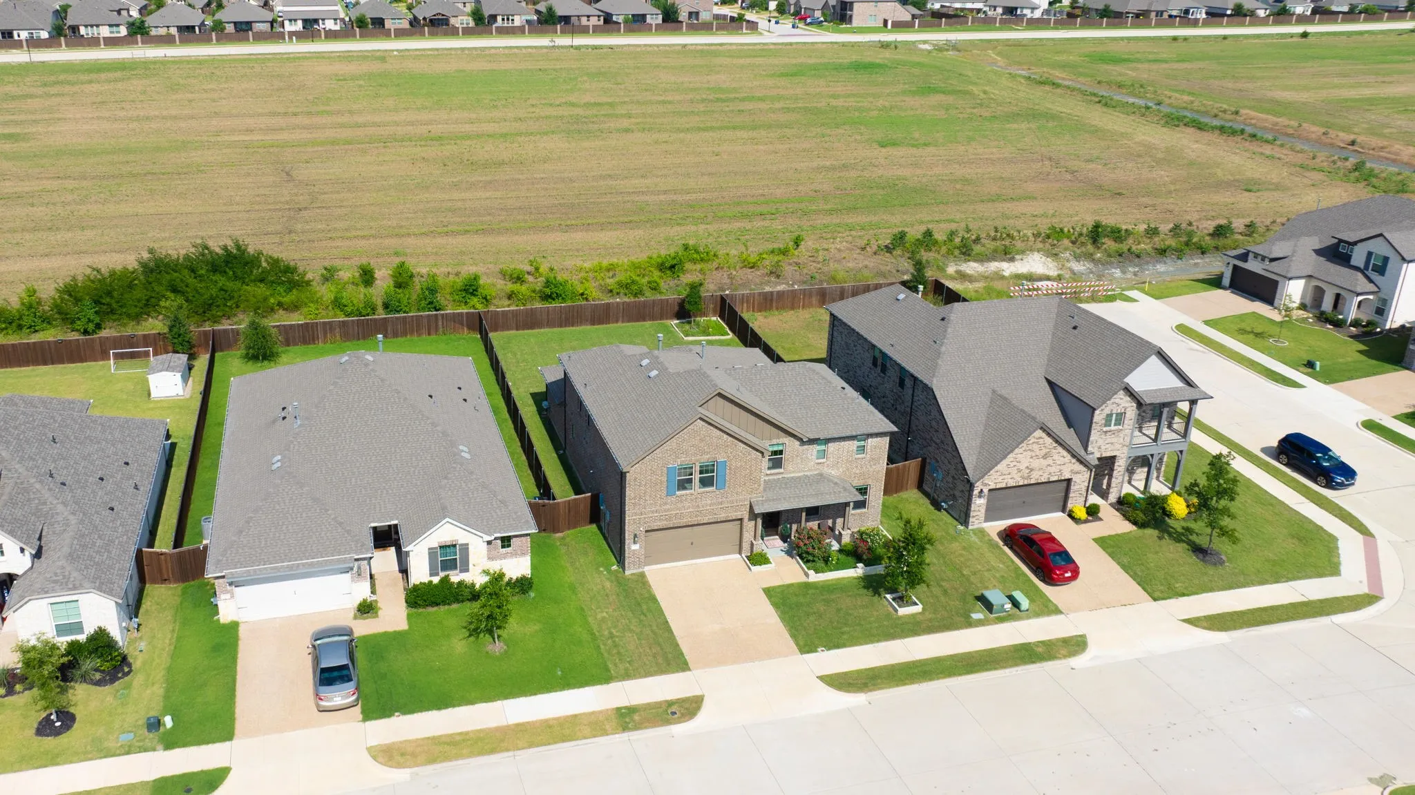 Single Family Residence For Sale in Collin County , 2404 Limestone Lane, Melissa, Texas 75454, 5 Bedroom, 4 Bathroom, 2 Garage spaces, 3,490 Sqft, built in 2023, mls#21312225, Real Estate Agent in Melissa, Homes For Sale in Collin county, Homes For Sale in Melissa, Realtor in Melissa Texas, Real Estate Brokerage Independent Realty Texas, Luminita Cordes Realtor