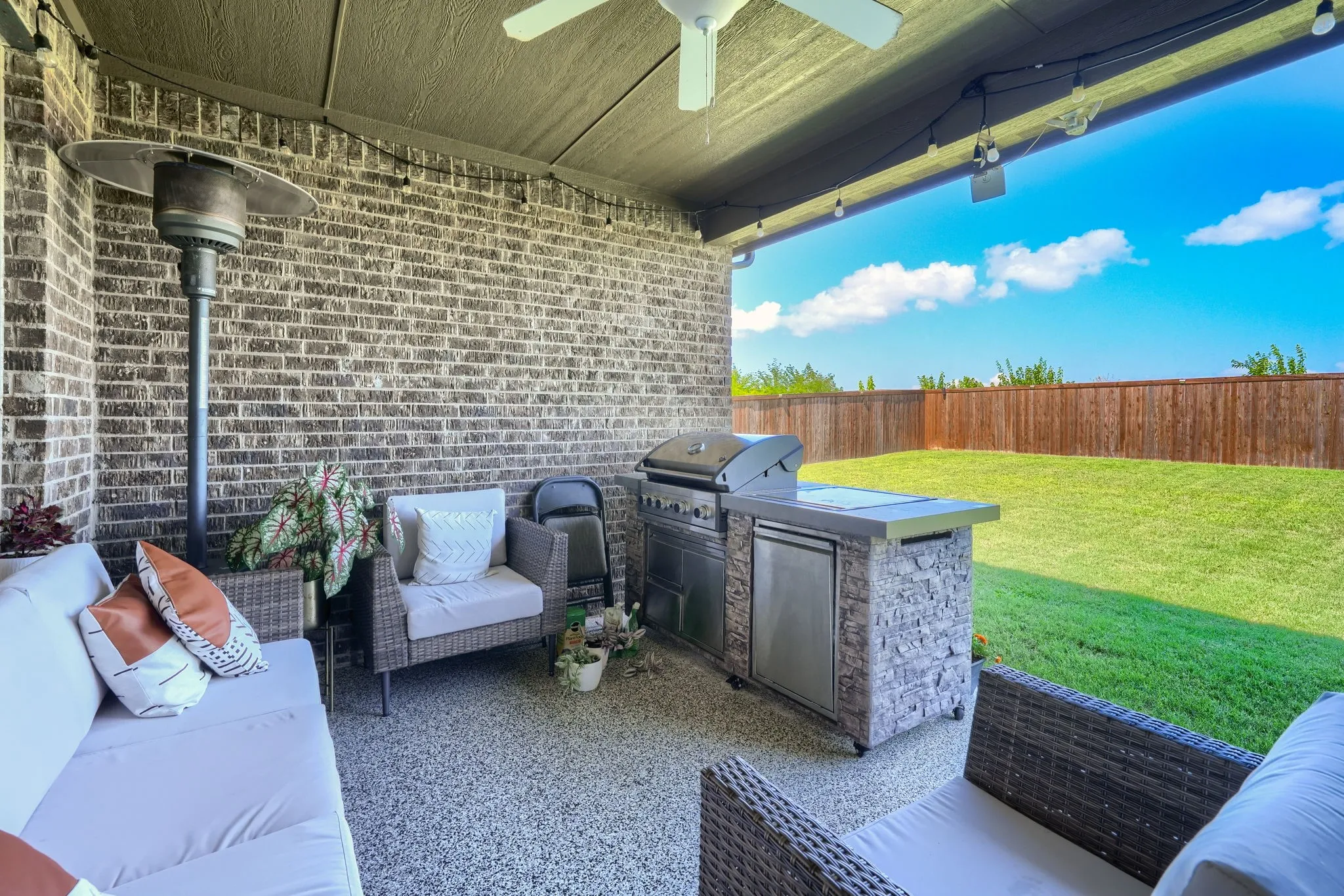 Single Family Residence For Sale in Collin County , 2404 Limestone Lane, Melissa, Texas 75454, 5 Bedroom, 4 Bathroom, 2 Garage spaces, 3,490 Sqft, built in 2023, mls#21312225, Real Estate Agent in Melissa, Homes For Sale in Collin county, Homes For Sale in Melissa, Realtor in Melissa Texas, Real Estate Brokerage Independent Realty Texas, Luminita Cordes Realtor