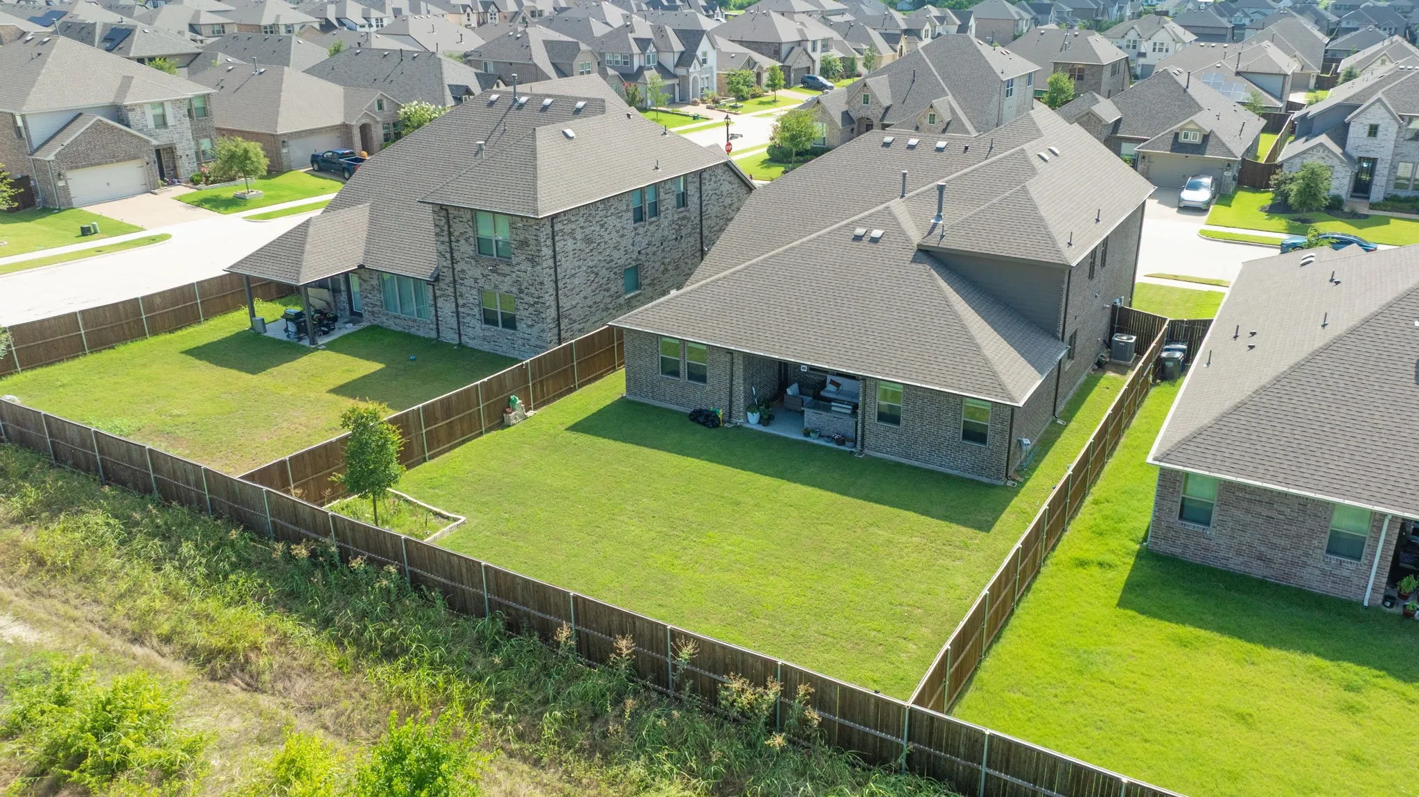 Single Family Residence For Sale in Collin County , 2404 Limestone Lane, Melissa, Texas 75454, 5 Bedroom, 4 Bathroom, 2 Garage spaces, 3,490 Sqft, built in 2023, mls#21312225, Real Estate Agent in Melissa, Homes For Sale in Collin county, Homes For Sale in Melissa, Realtor in Melissa Texas, Real Estate Brokerage Independent Realty Texas, Luminita Cordes Realtor