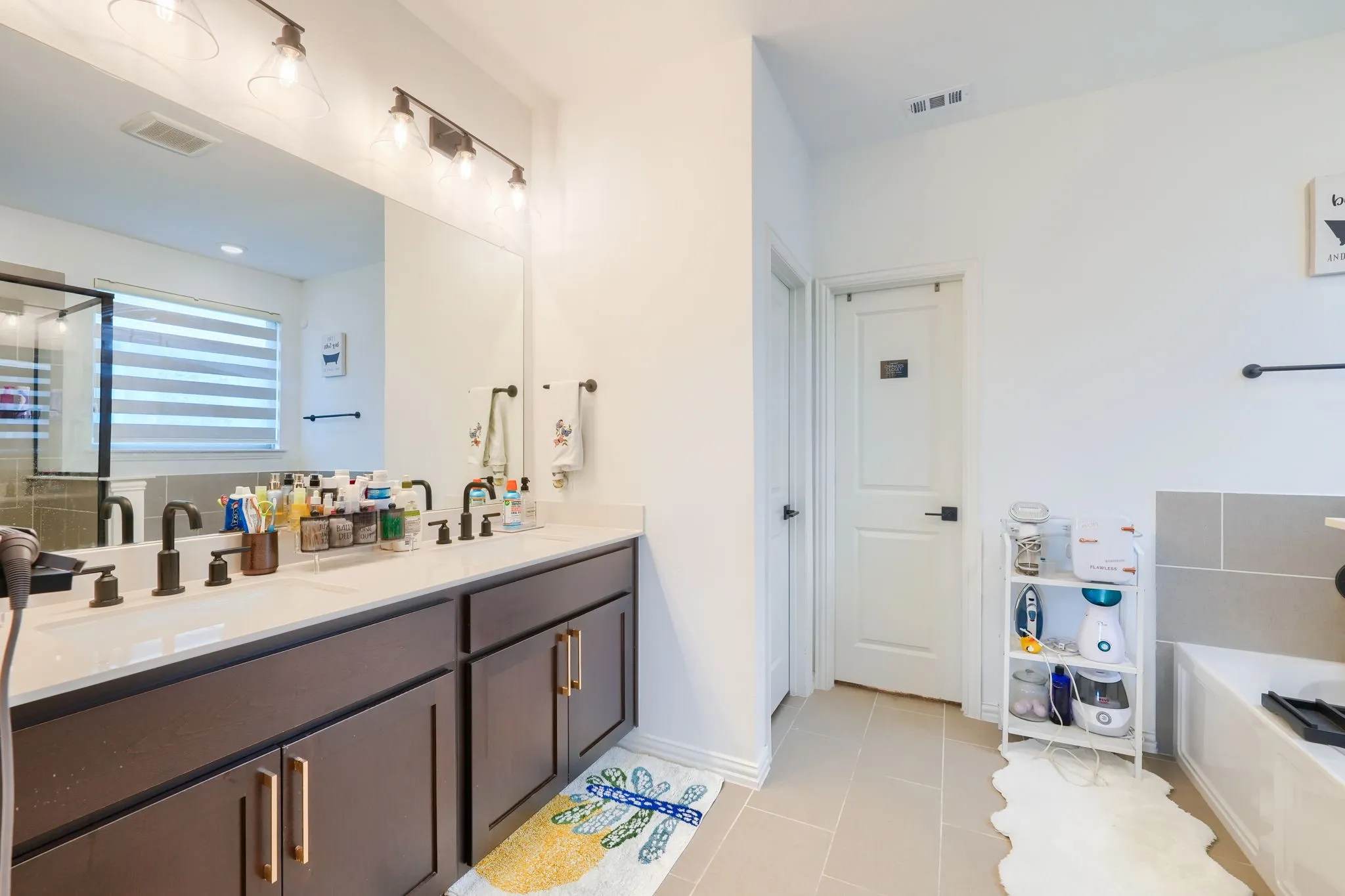 Single Family Residence For Sale in Collin County , 2404 Limestone Lane, Melissa, Texas 75454, 5 Bedroom, 4 Bathroom, 2 Garage spaces, 3,490 Sqft, built in 2023, mls#21312225, Real Estate Agent in Melissa, Homes For Sale in Collin county, Homes For Sale in Melissa, Realtor in Melissa Texas, Real Estate Brokerage Independent Realty Texas, Luminita Cordes Realtor