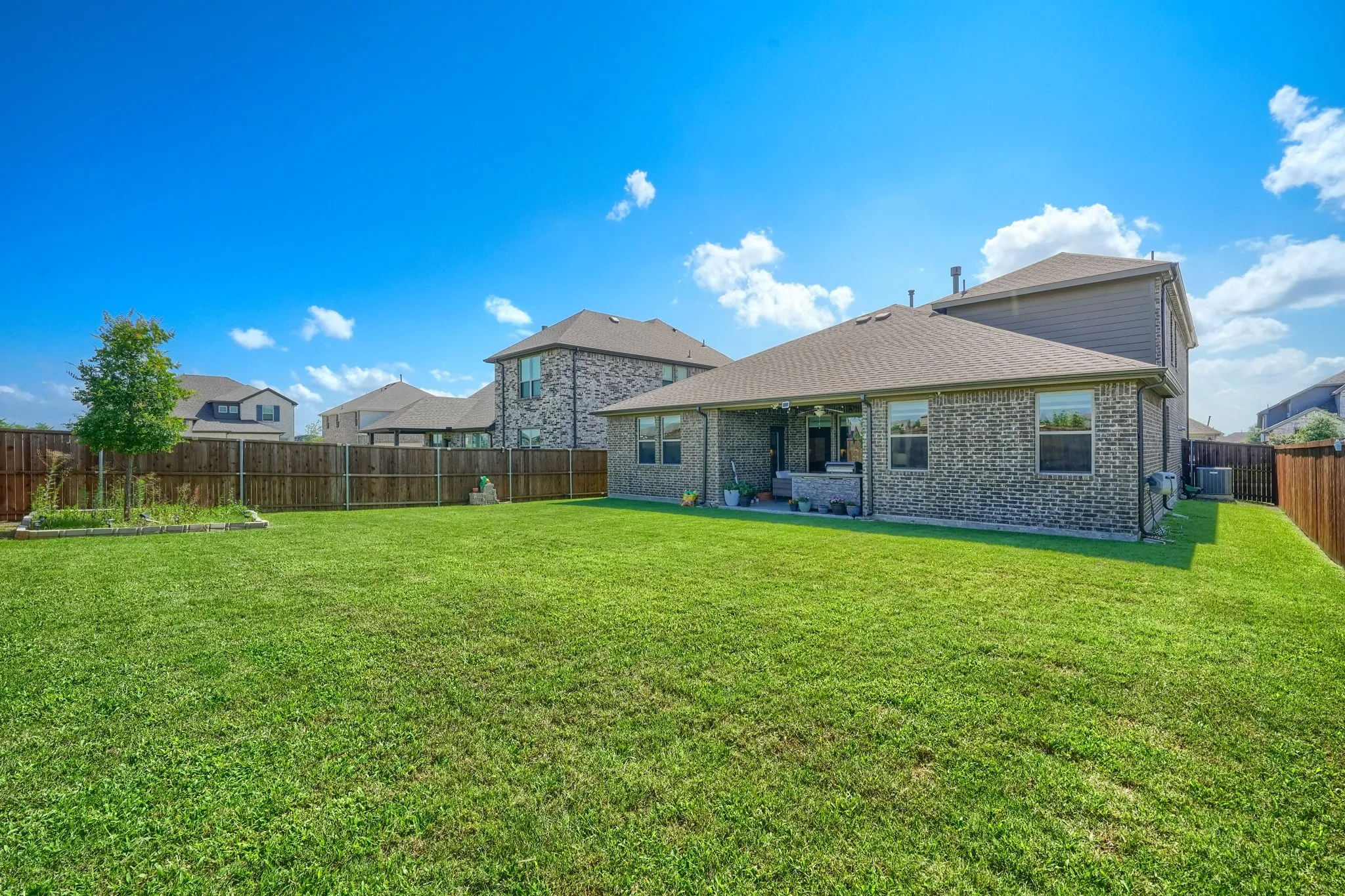 Single Family Residence For Sale in Collin County , 2404 Limestone Lane, Melissa, Texas 75454, 5 Bedroom, 4 Bathroom, 2 Garage spaces, 3,490 Sqft, built in 2023, mls#21312225, Real Estate Agent in Melissa, Homes For Sale in Collin county, Homes For Sale in Melissa, Realtor in Melissa Texas, Real Estate Brokerage Independent Realty Texas, Luminita Cordes Realtor