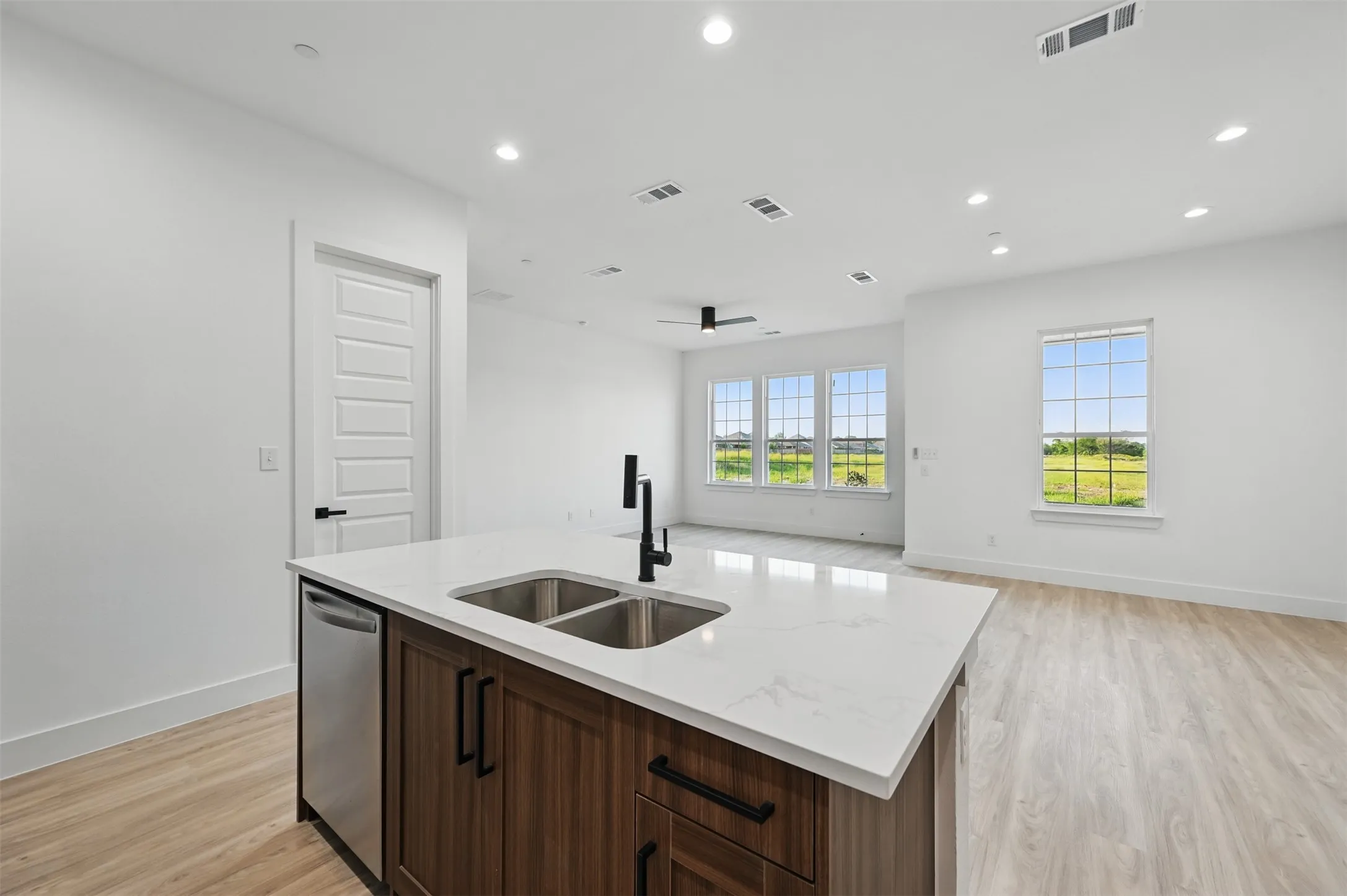 Townhouse For Rent in Dallas County , 3445 Sanjeev Drive, Irving, Texas 75060, 3 Bedroom, 3 Bathroom, 2 Garage spaces, 1,918 Sqft, built in 2024, mls#21315677, Real Estate Agent in Irving, Homes For Rent in Dallas county, Homes For Rent in Irving, Realtor in Irving Texas, Real Estate Brokerage Independent Realty Texas, Luminita Cordes Realtor