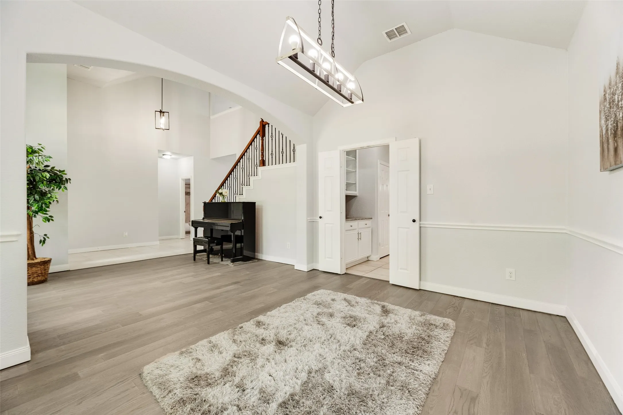 Single Family Residence For Sale in Collin County , 3516 THORP SPRINGS Drive, Plano, Texas 75025, 5 Bedroom, 4 Bathroom, 2 Garage spaces, 3,582 Sqft, built in 2000, Price $759,900, mls#21315721, Real Estate Agent in Plano, Homes For Sale in Collin county, Homes For Sale in Plano, Realtor in Plano Texas, Real Estate Brokerage Independent Realty Texas, Luminita Cordes Realtor