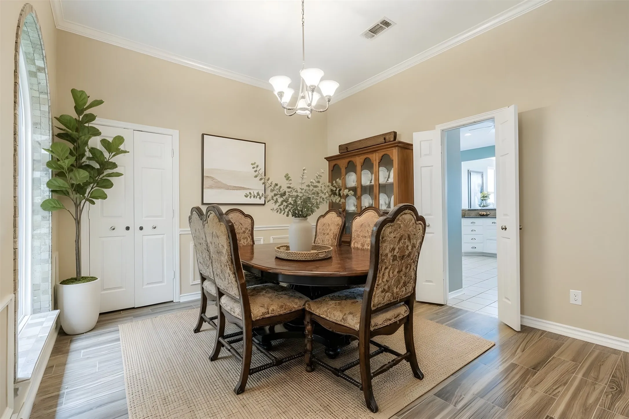 Single Family Residence For Sale in Collin County , 15820 Big Horn Trail, Frisco, Texas 75035, 4 Bedroom, 3 Bathroom, 4 Garage spaces, 2,698 Sqft, built in 1993, mls#21307309, Real Estate Agent in Frisco, Homes For Sale in Collin county, Homes For Sale in Frisco, Realtor in Frisco Texas, Real Estate Brokerage Independent Realty Texas, Luminita Cordes Realtor