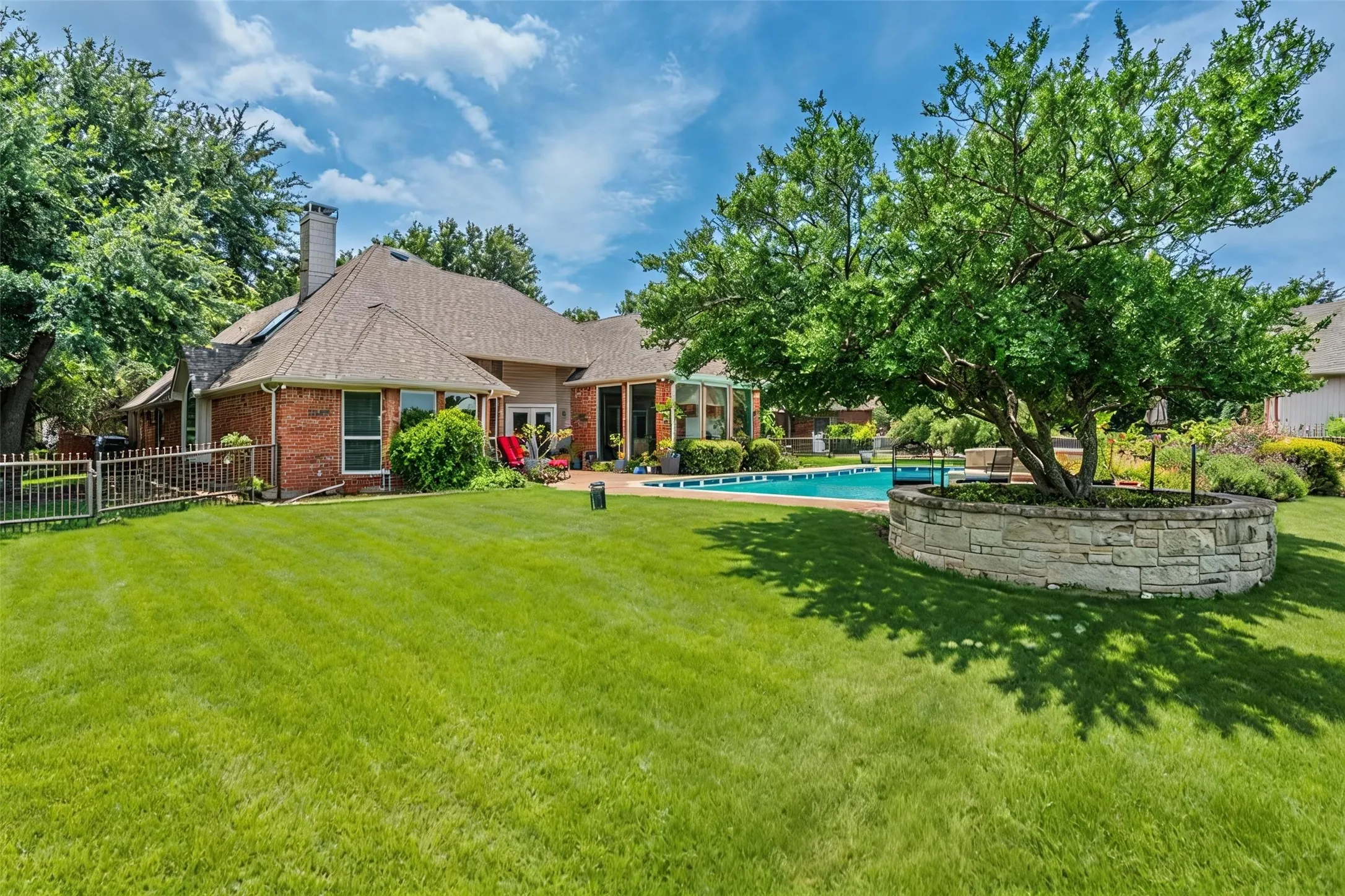 Single Family Residence For Sale in Collin County , 15820 Big Horn Trail, Frisco, Texas 75035, 4 Bedroom, 3 Bathroom, 4 Garage spaces, 2,698 Sqft, built in 1993, mls#21307309, Real Estate Agent in Frisco, Homes For Sale in Collin county, Homes For Sale in Frisco, Realtor in Frisco Texas, Real Estate Brokerage Independent Realty Texas, Luminita Cordes Realtor