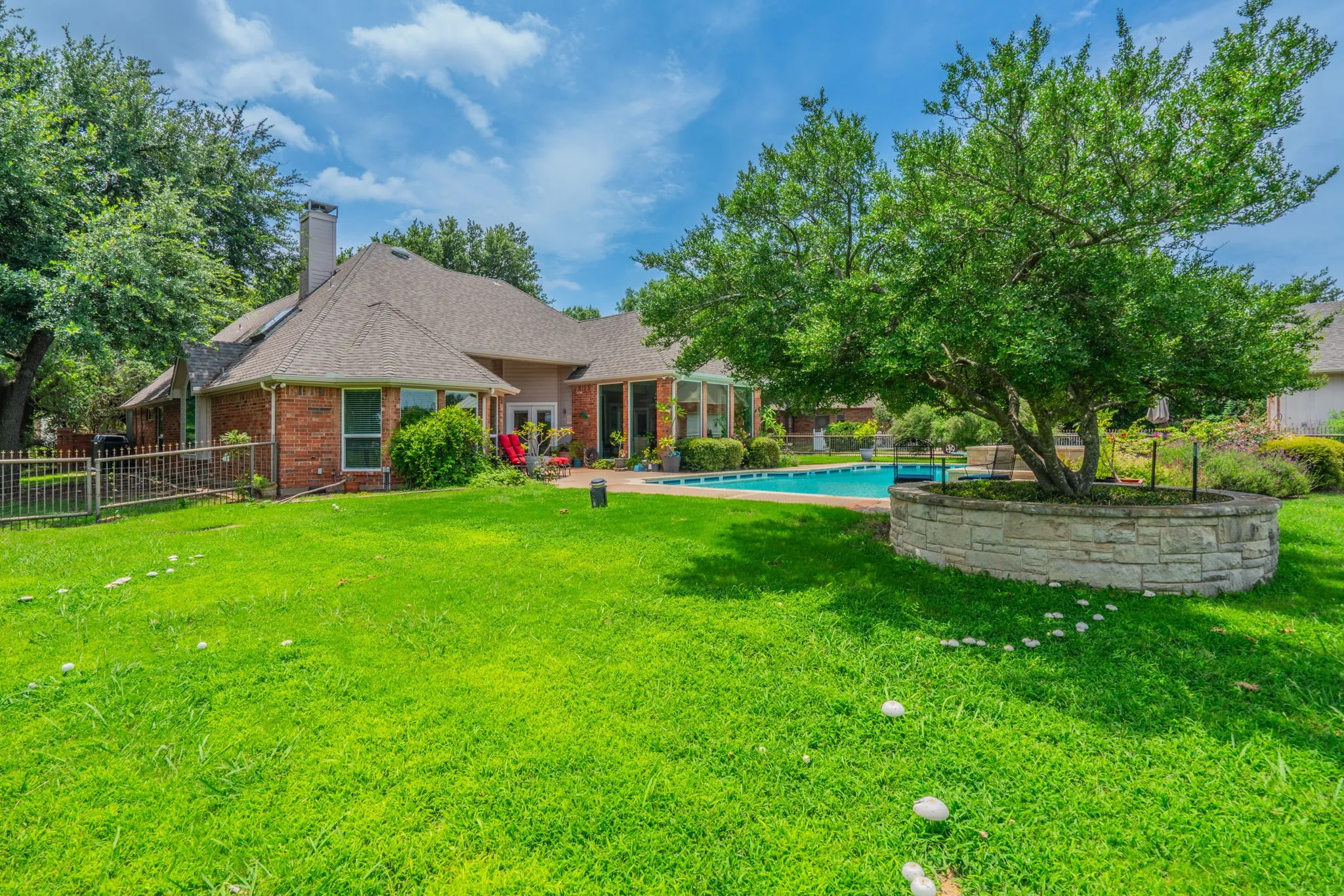 Single Family Residence For Sale in Collin County , 15820 Big Horn Trail, Frisco, Texas 75035, 4 Bedroom, 3 Bathroom, 4 Garage spaces, 2,698 Sqft, built in 1993, mls#21307309, Real Estate Agent in Frisco, Homes For Sale in Collin county, Homes For Sale in Frisco, Realtor in Frisco Texas, Real Estate Brokerage Independent Realty Texas, Luminita Cordes Realtor