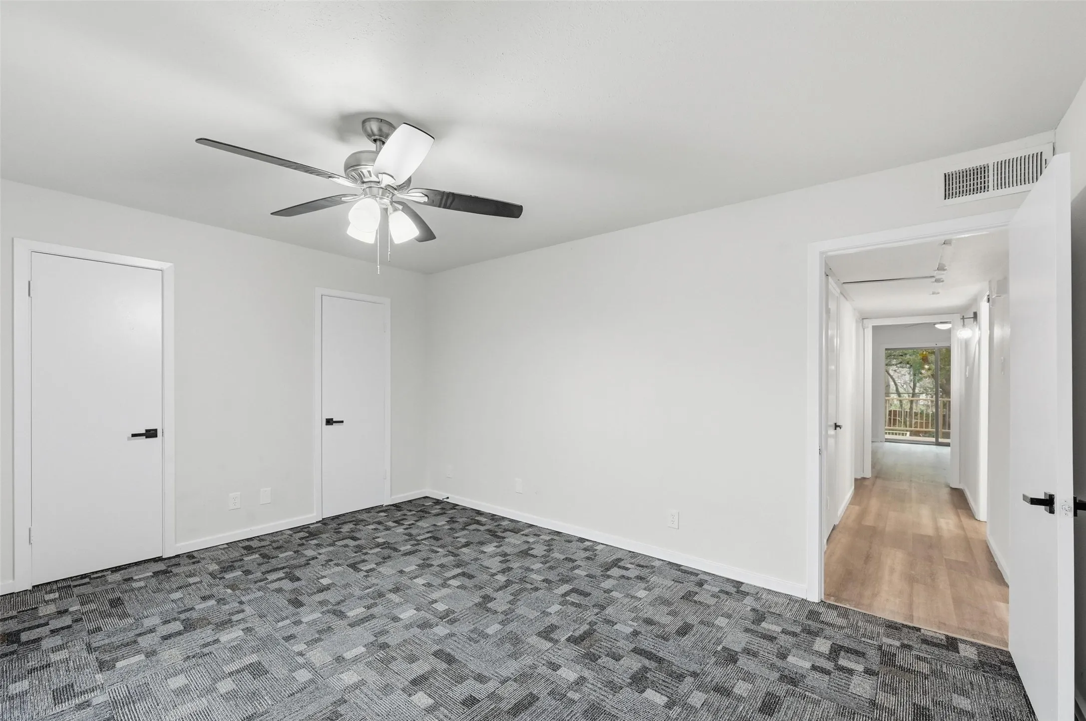 Condominium For Sale in Dallas County , 11410 Park Central Place C, Dallas, Texas 75230, 3 Bedroom, 2 Bathroom, Garage spaces, 1,318 Sqft, built in 1961, mls#21315732, Real Estate Agent in Dallas, Homes For Sale in Dallas county, Homes For Sale in Dallas, Realtor in Dallas Texas, Real Estate Brokerage Independent Realty Texas, Luminita Cordes Realtor