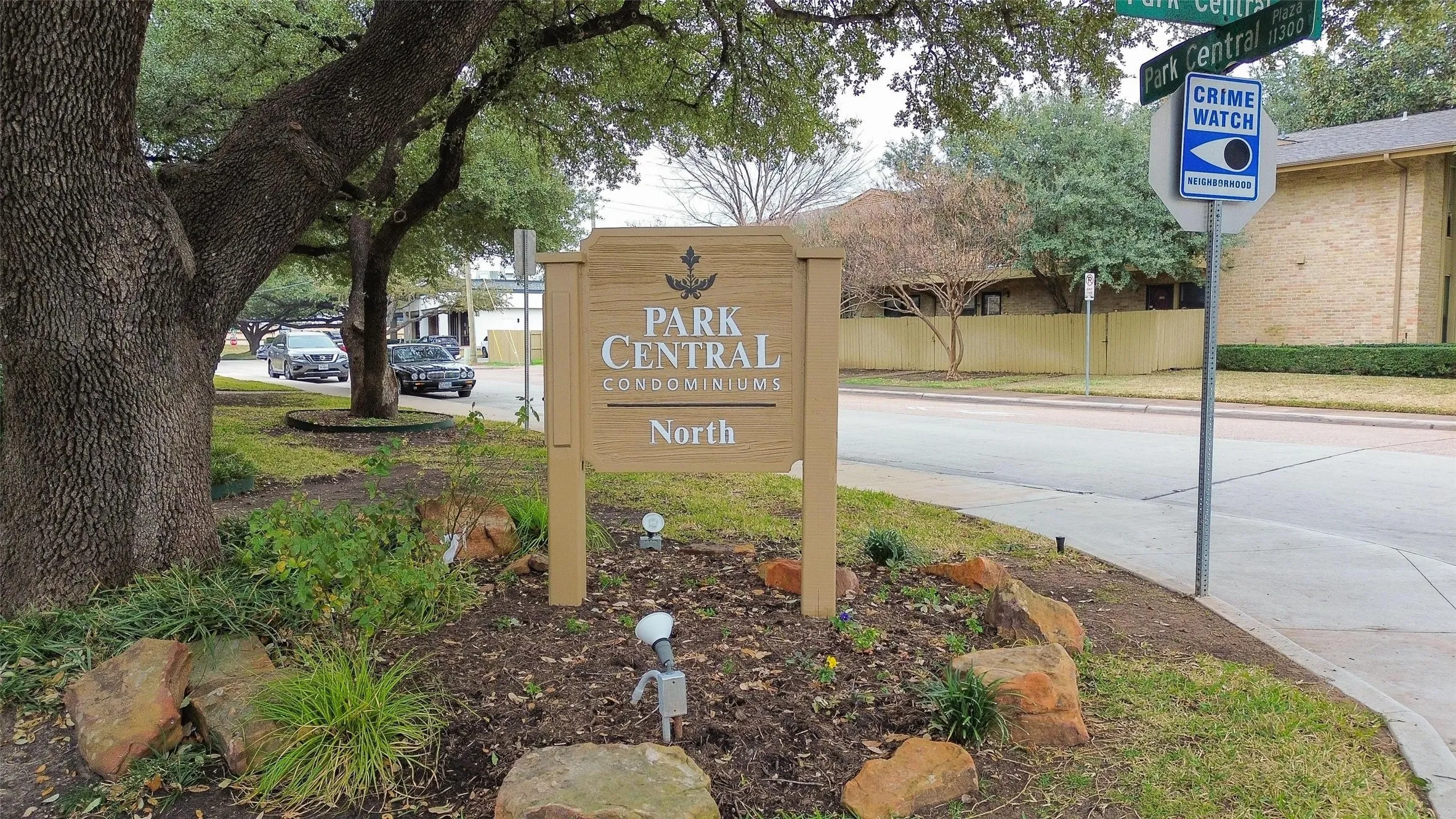 Condominium For Sale in Dallas County , 11410 Park Central Place C, Dallas, Texas 75230, 3 Bedroom, 2 Bathroom, Garage spaces, 1,318 Sqft, built in 1961, mls#21315732, Real Estate Agent in Dallas, Homes For Sale in Dallas county, Homes For Sale in Dallas, Realtor in Dallas Texas, Real Estate Brokerage Independent Realty Texas, Luminita Cordes Realtor
