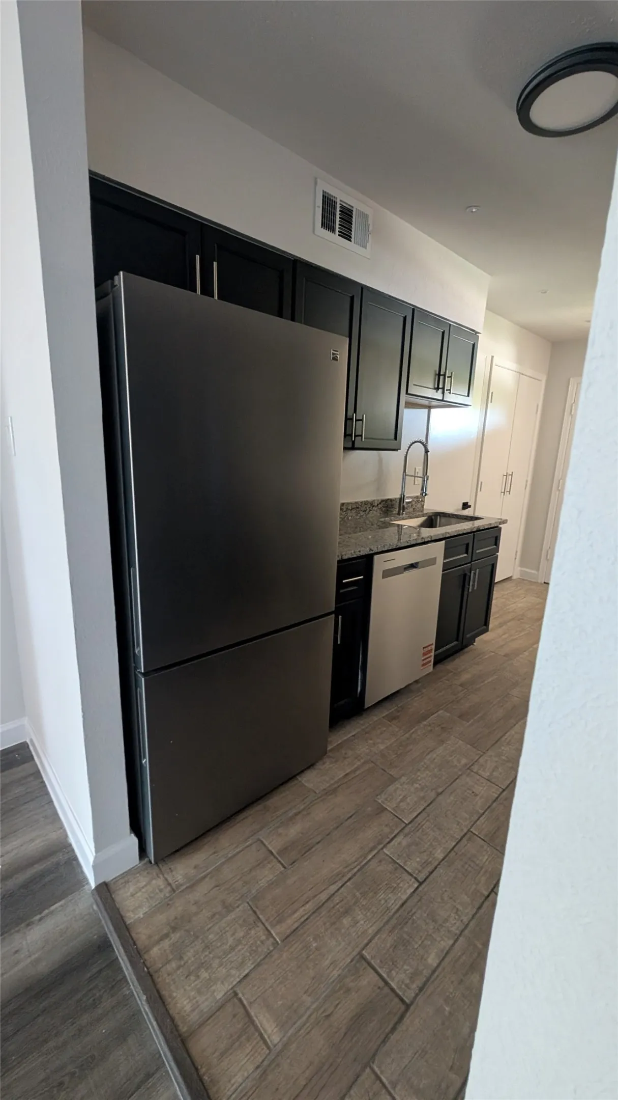 Condominium For Sale in Dallas County , 11410 Park Central Place C, Dallas, Texas 75230, 3 Bedroom, 2 Bathroom, Garage spaces, 1,318 Sqft, built in 1961, mls#21315732, Real Estate Agent in Dallas, Homes For Sale in Dallas county, Homes For Sale in Dallas, Realtor in Dallas Texas, Real Estate Brokerage Independent Realty Texas, Luminita Cordes Realtor