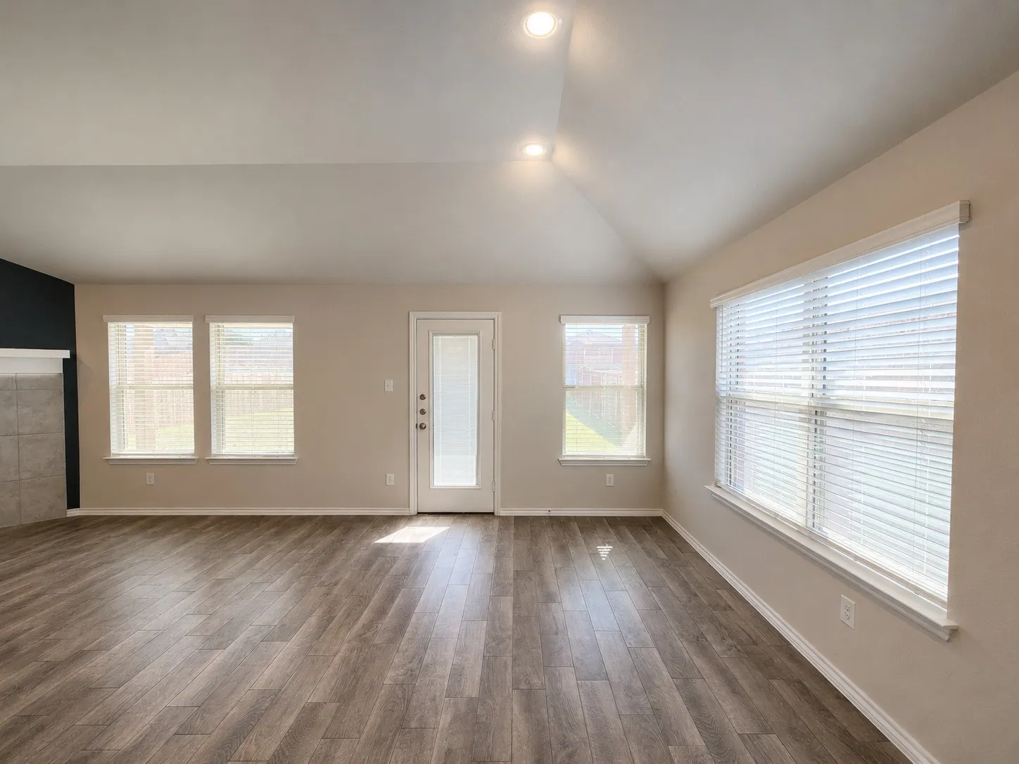 Single Family Residence For Rent in Denton County , 538 Concho Street, Aubrey, Texas 76227, 3 Bedroom, 2 Bathroom, 2 Garage spaces, 1,613 Sqft, built in 2020, mls#21315779, Real Estate Agent in Aubrey, Homes For Rent in Denton county, Homes For Rent in Aubrey, Realtor in Aubrey Texas, Real Estate Brokerage Independent Realty Texas, Luminita Cordes Realtor