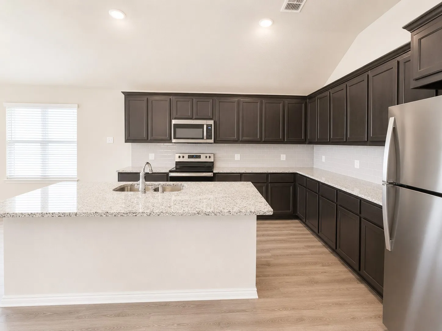 Single Family Residence For Rent in Denton County , 538 Concho Street, Aubrey, Texas 76227, 3 Bedroom, 2 Bathroom, 2 Garage spaces, 1,613 Sqft, built in 2020, mls#21315779, Real Estate Agent in Aubrey, Homes For Rent in Denton county, Homes For Rent in Aubrey, Realtor in Aubrey Texas, Real Estate Brokerage Independent Realty Texas, Luminita Cordes Realtor