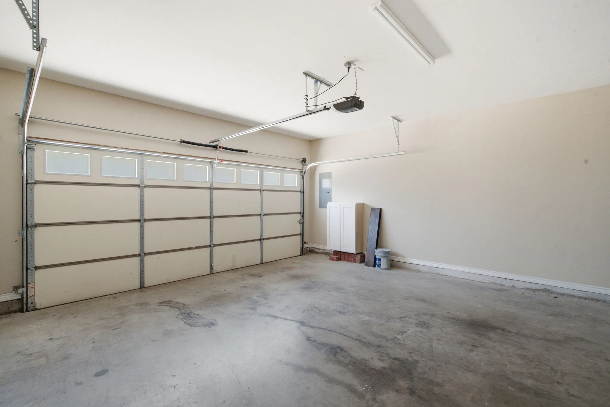 Townhouse For Sale in Tarrant County , 5221 Park Drive, River Oaks, Texas 76114, 3 Bedroom, 3 Bathroom, 2 Garage spaces, 1,860 Sqft, built in 2016, mls#21315067, Real Estate Agent in River Oaks, Homes For Sale in Tarrant county, Homes For Sale in River Oaks, Realtor in River Oaks Texas, Real Estate Brokerage Independent Realty Texas, Luminita Cordes Realtor