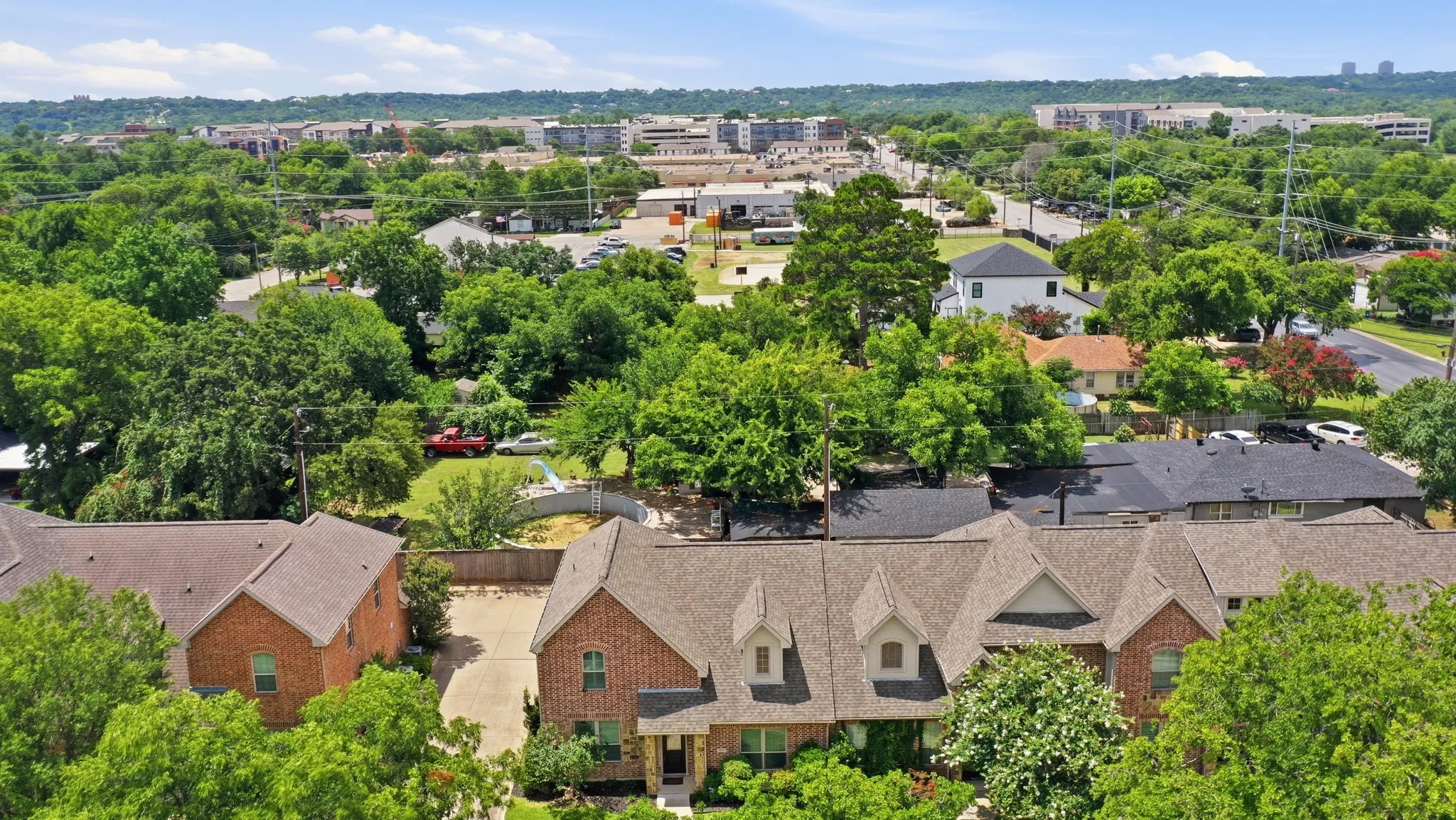 Townhouse For Sale in Tarrant County , 5221 Park Drive, River Oaks, Texas 76114, 3 Bedroom, 3 Bathroom, 2 Garage spaces, 1,860 Sqft, built in 2016, mls#21315067, Real Estate Agent in River Oaks, Homes For Sale in Tarrant county, Homes For Sale in River Oaks, Realtor in River Oaks Texas, Real Estate Brokerage Independent Realty Texas, Luminita Cordes Realtor