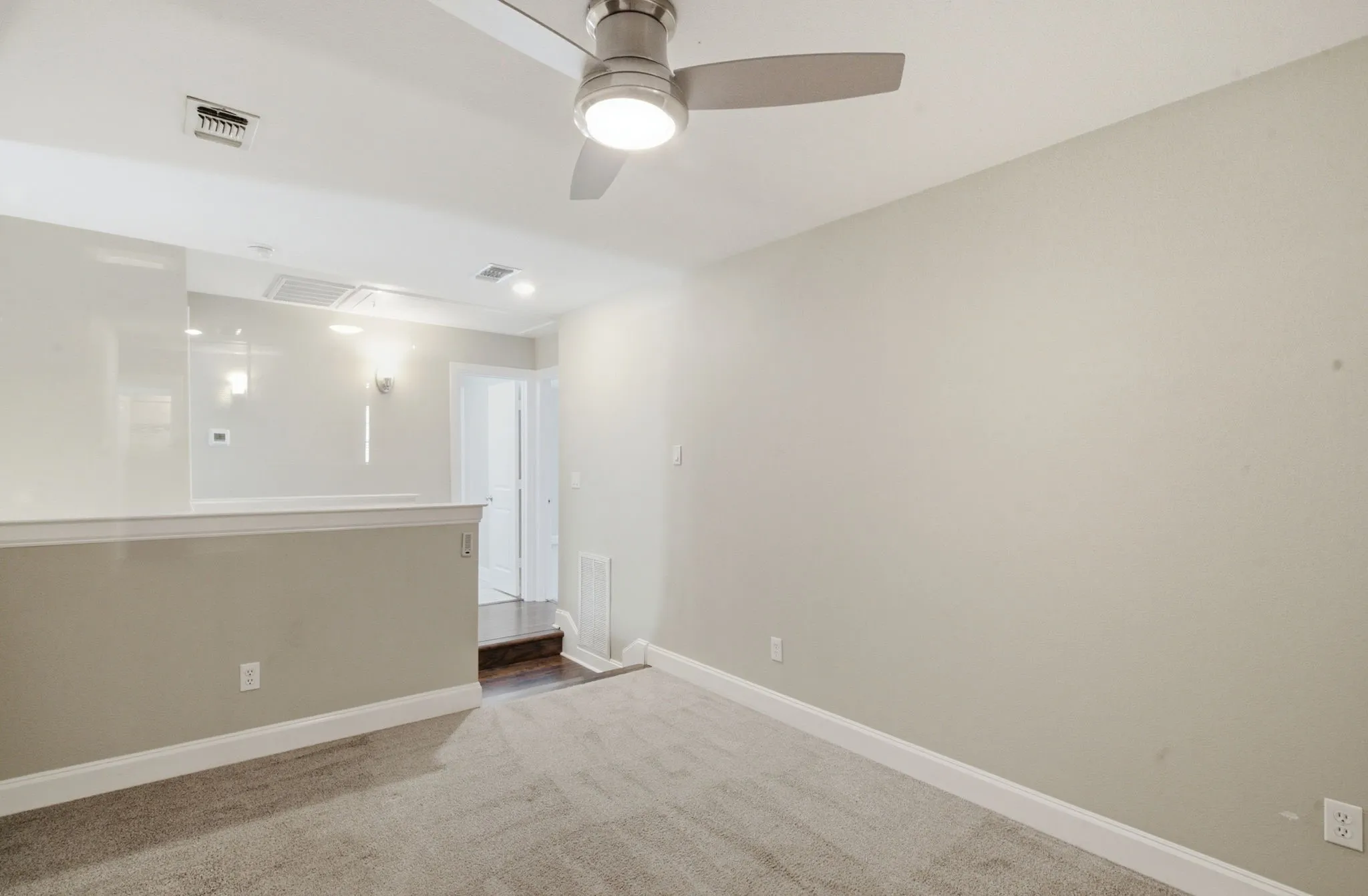 Townhouse For Sale in Tarrant County , 5221 Park Drive, River Oaks, Texas 76114, 3 Bedroom, 3 Bathroom, 2 Garage spaces, 1,860 Sqft, built in 2016, mls#21315067, Real Estate Agent in River Oaks, Homes For Sale in Tarrant county, Homes For Sale in River Oaks, Realtor in River Oaks Texas, Real Estate Brokerage Independent Realty Texas, Luminita Cordes Realtor