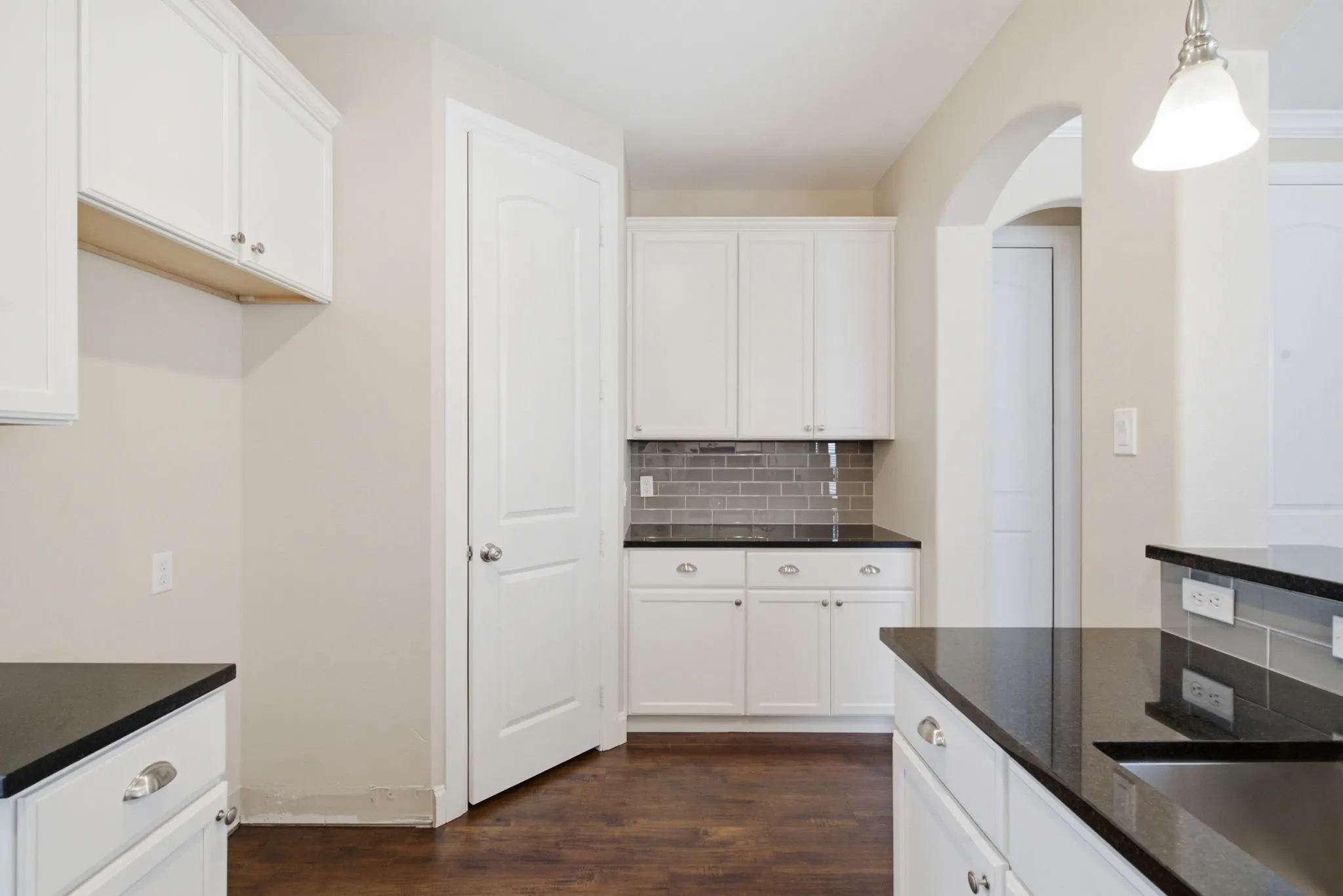 Townhouse For Sale in Tarrant County , 5221 Park Drive, River Oaks, Texas 76114, 3 Bedroom, 3 Bathroom, 2 Garage spaces, 1,860 Sqft, built in 2016, mls#21315067, Real Estate Agent in River Oaks, Homes For Sale in Tarrant county, Homes For Sale in River Oaks, Realtor in River Oaks Texas, Real Estate Brokerage Independent Realty Texas, Luminita Cordes Realtor