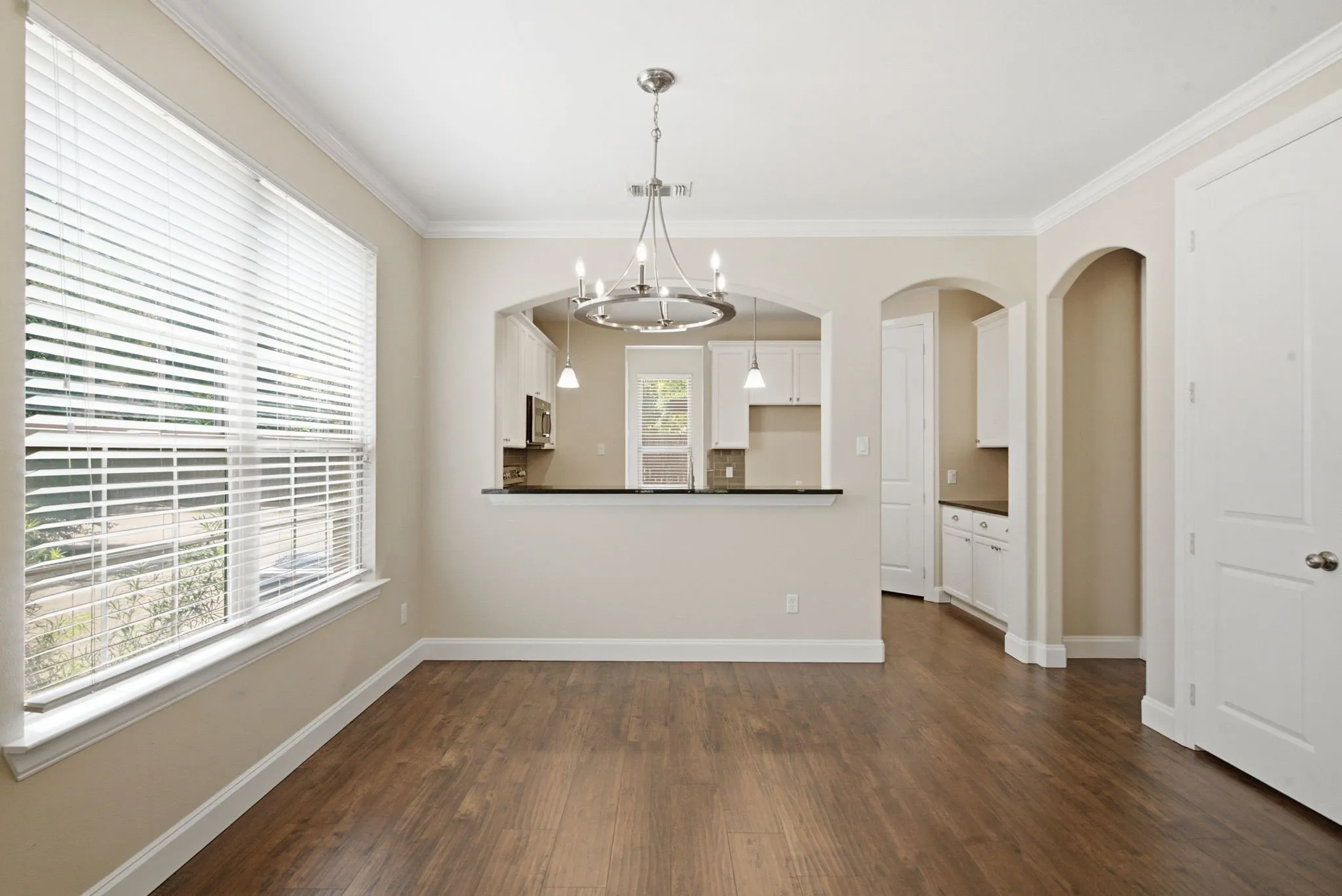 Townhouse For Sale in Tarrant County , 5221 Park Drive, River Oaks, Texas 76114, 3 Bedroom, 3 Bathroom, 2 Garage spaces, 1,860 Sqft, built in 2016, mls#21315067, Real Estate Agent in River Oaks, Homes For Sale in Tarrant county, Homes For Sale in River Oaks, Realtor in River Oaks Texas, Real Estate Brokerage Independent Realty Texas, Luminita Cordes Realtor