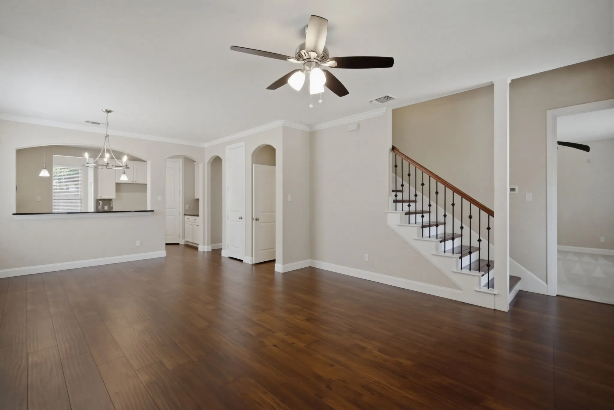 Townhouse For Sale in Tarrant County , 5221 Park Drive, River Oaks, Texas 76114, 3 Bedroom, 3 Bathroom, 2 Garage spaces, 1,860 Sqft, built in 2016, mls#21315067, Real Estate Agent in River Oaks, Homes For Sale in Tarrant county, Homes For Sale in River Oaks, Realtor in River Oaks Texas, Real Estate Brokerage Independent Realty Texas, Luminita Cordes Realtor