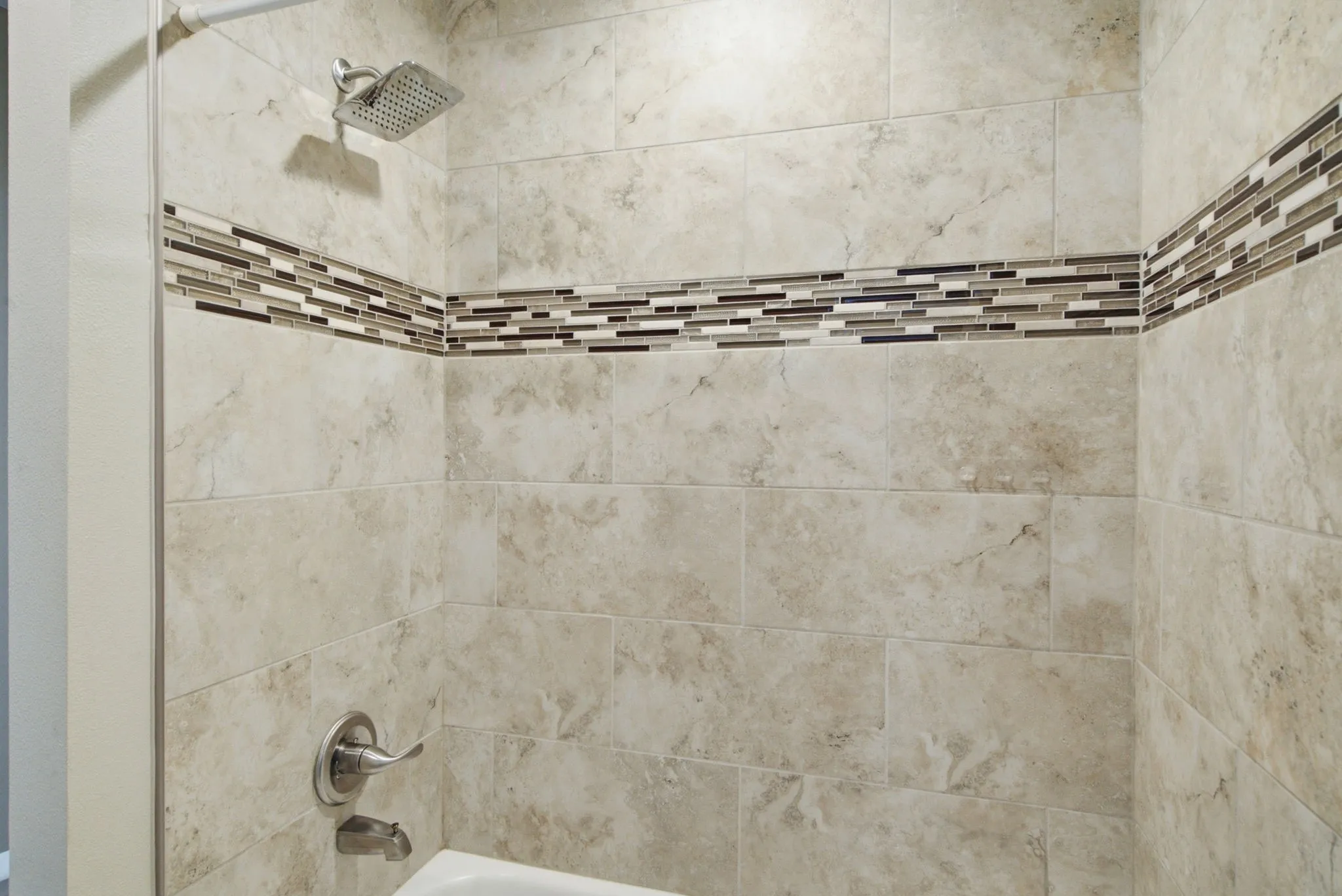Townhouse For Sale in Tarrant County , 5221 Park Drive, River Oaks, Texas 76114, 3 Bedroom, 3 Bathroom, 2 Garage spaces, 1,860 Sqft, built in 2016, mls#21315067, Real Estate Agent in River Oaks, Homes For Sale in Tarrant county, Homes For Sale in River Oaks, Realtor in River Oaks Texas, Real Estate Brokerage Independent Realty Texas, Luminita Cordes Realtor