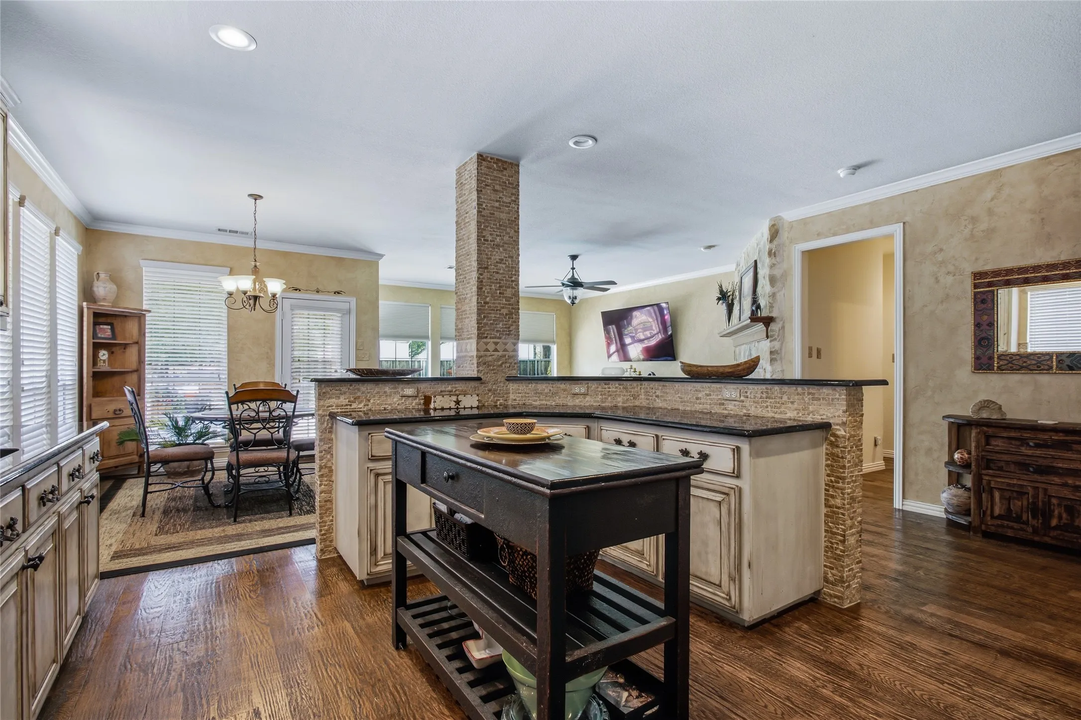 Single Family Residence For Sale in Collin County , 7313 Braemar Terrace, Mc Kinney, Texas 75071, 4 Bedrooms, 4 Bathrooms, 2 Garage spaces, 3,066 Sqft, built in 2002, Price $649,900, mls#21315725, Real Estate Agent in Mc Kinney, Homes For Sale in Collin county, Homes For Sale in Mc Kinney, Realtor in Mc Kinney Texas, Real Estate Brokerage Independent Realty Texas, Luminita Cordes Realtor