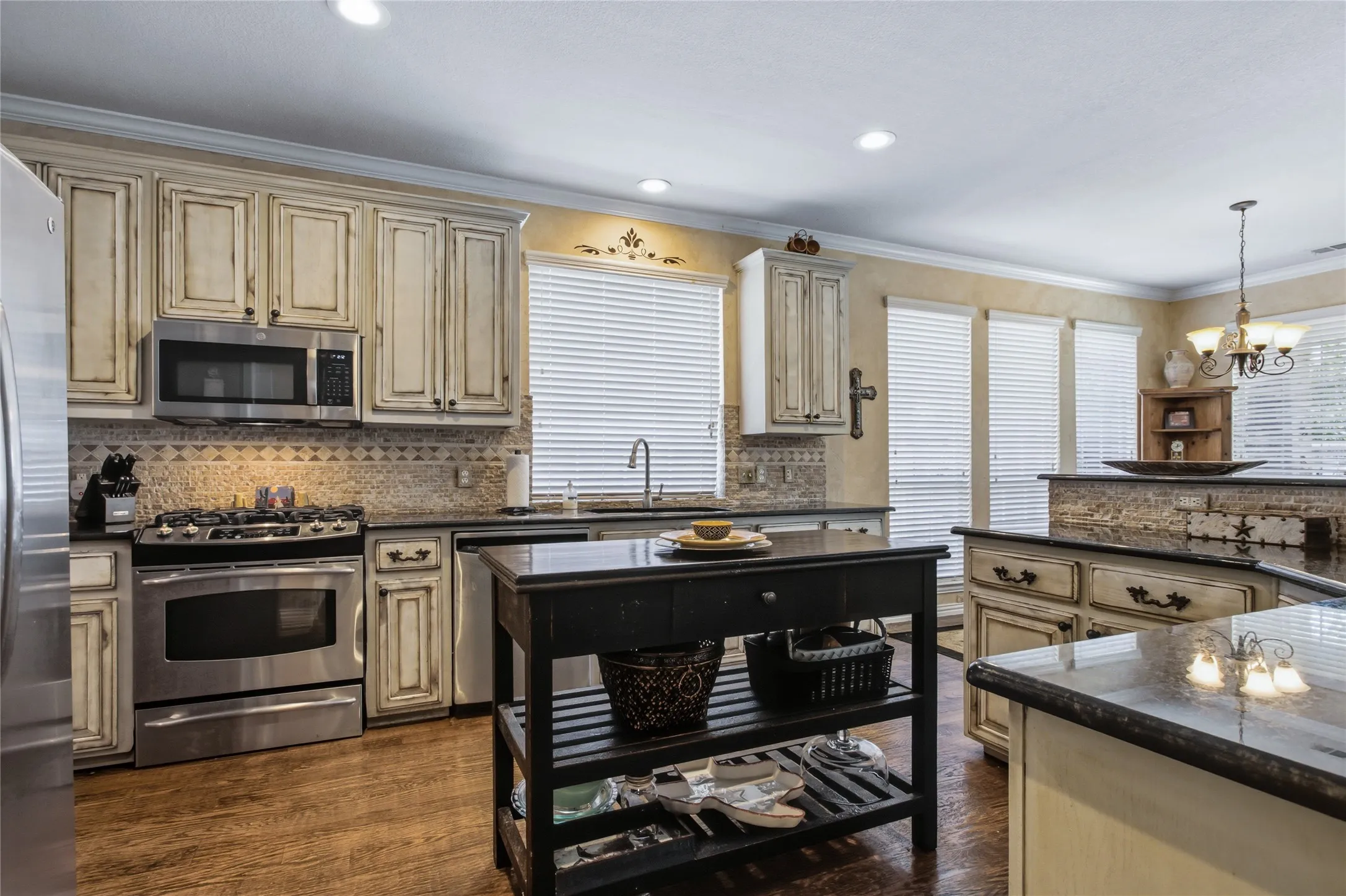 Single Family Residence For Sale in Collin County , 7313 Braemar Terrace, Mc Kinney, Texas 75071, 4 Bedrooms, 4 Bathrooms, 2 Garage spaces, 3,066 Sqft, built in 2002, Price $649,900, mls#21315725, Real Estate Agent in Mc Kinney, Homes For Sale in Collin county, Homes For Sale in Mc Kinney, Realtor in Mc Kinney Texas, Real Estate Brokerage Independent Realty Texas, Luminita Cordes Realtor