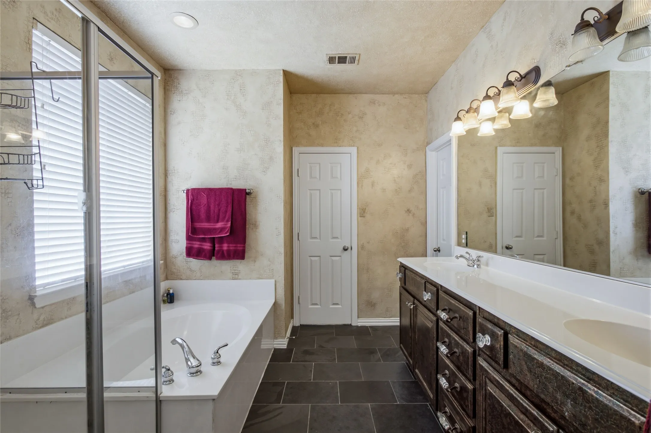 Single Family Residence For Sale in Collin County , 7313 Braemar Terrace, Mc Kinney, Texas 75071, 4 Bedrooms, 4 Bathrooms, 2 Garage spaces, 3,066 Sqft, built in 2002, Price $649,900, mls#21315725, Real Estate Agent in Mc Kinney, Homes For Sale in Collin county, Homes For Sale in Mc Kinney, Realtor in Mc Kinney Texas, Real Estate Brokerage Independent Realty Texas, Luminita Cordes Realtor