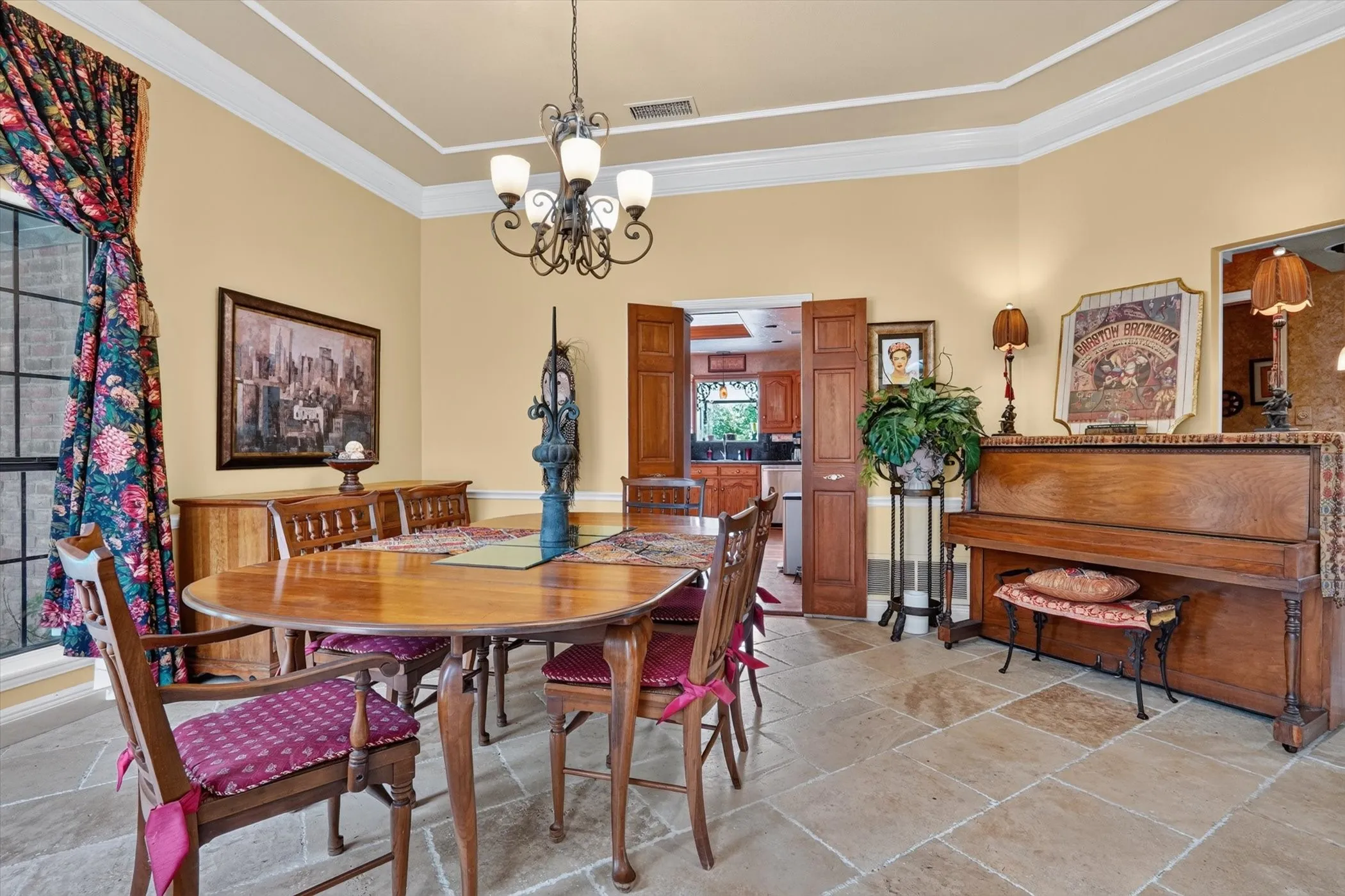 Single Family Residence For Rent in Denton County , 2335 Highlands Creek Road, Carrollton, Texas 75007, 4 Bedroom, 5 Bathroom, 3 Garage spaces, 3,508 Sqft, built in 1983, mls#21314082, Real Estate Agent in Carrollton, Homes For Rent in Denton county, Homes For Rent in Carrollton, Realtor in Carrollton Texas, Real Estate Brokerage Independent Realty Texas, Luminita Cordes Realtor