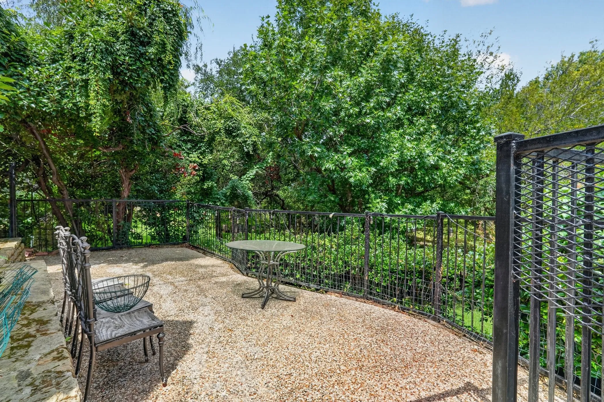 Single Family Residence For Rent in Denton County , 2335 Highlands Creek Road, Carrollton, Texas 75007, 4 Bedroom, 5 Bathroom, 3 Garage spaces, 3,508 Sqft, built in 1983, mls#21314082, Real Estate Agent in Carrollton, Homes For Rent in Denton county, Homes For Rent in Carrollton, Realtor in Carrollton Texas, Real Estate Brokerage Independent Realty Texas, Luminita Cordes Realtor