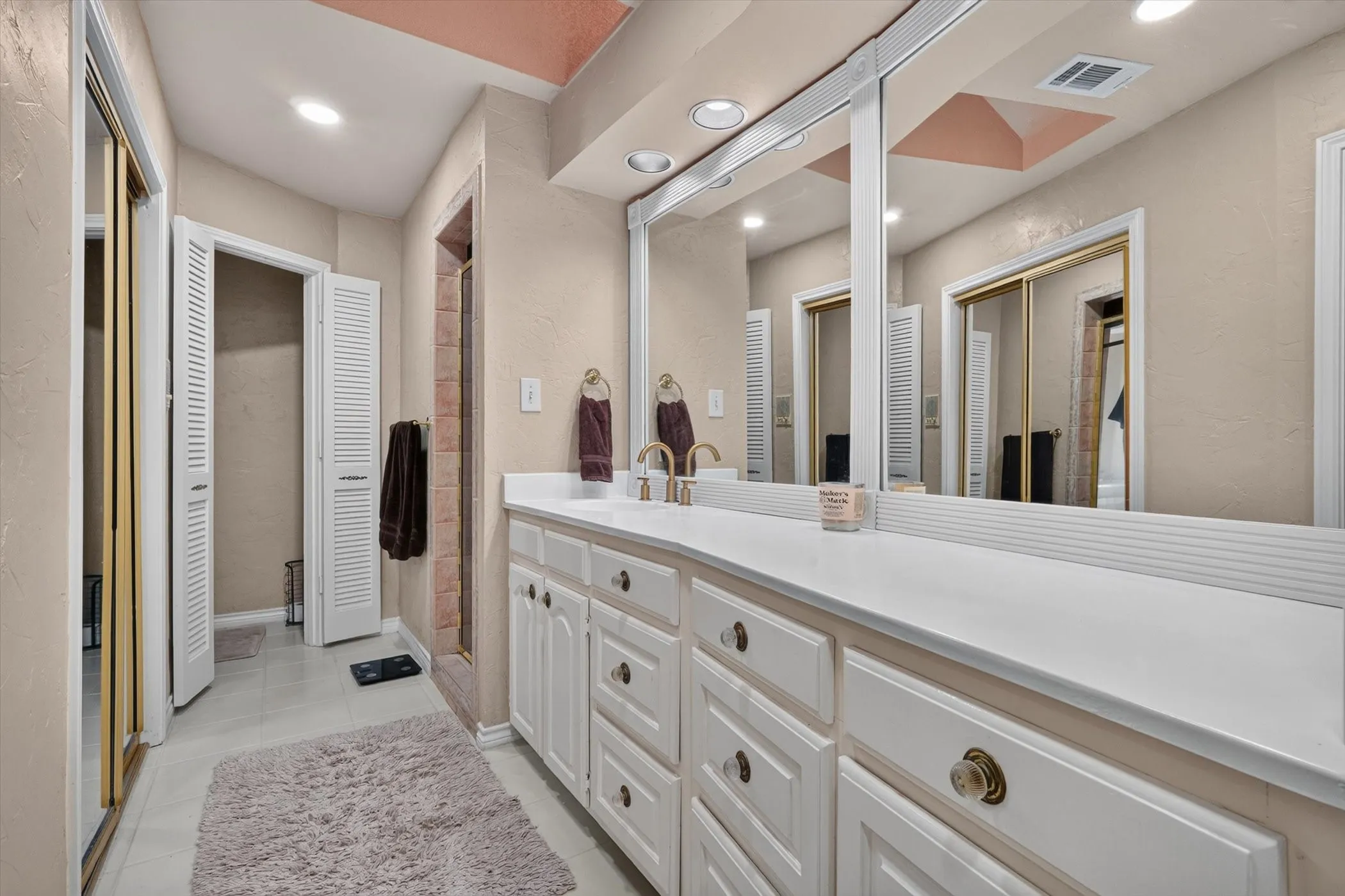 Single Family Residence For Rent in Denton County , 2335 Highlands Creek Road, Carrollton, Texas 75007, 4 Bedroom, 5 Bathroom, 3 Garage spaces, 3,508 Sqft, built in 1983, mls#21314082, Real Estate Agent in Carrollton, Homes For Rent in Denton county, Homes For Rent in Carrollton, Realtor in Carrollton Texas, Real Estate Brokerage Independent Realty Texas, Luminita Cordes Realtor