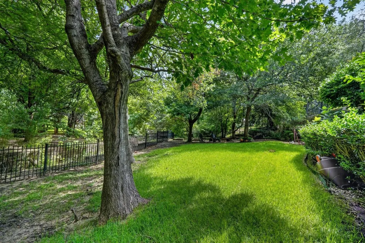 Single Family Residence For Rent in Denton County , 2335 Highlands Creek Road, Carrollton, Texas 75007, 4 Bedroom, 5 Bathroom, 3 Garage spaces, 3,508 Sqft, built in 1983, mls#21314082, Real Estate Agent in Carrollton, Homes For Rent in Denton county, Homes For Rent in Carrollton, Realtor in Carrollton Texas, Real Estate Brokerage Independent Realty Texas, Luminita Cordes Realtor