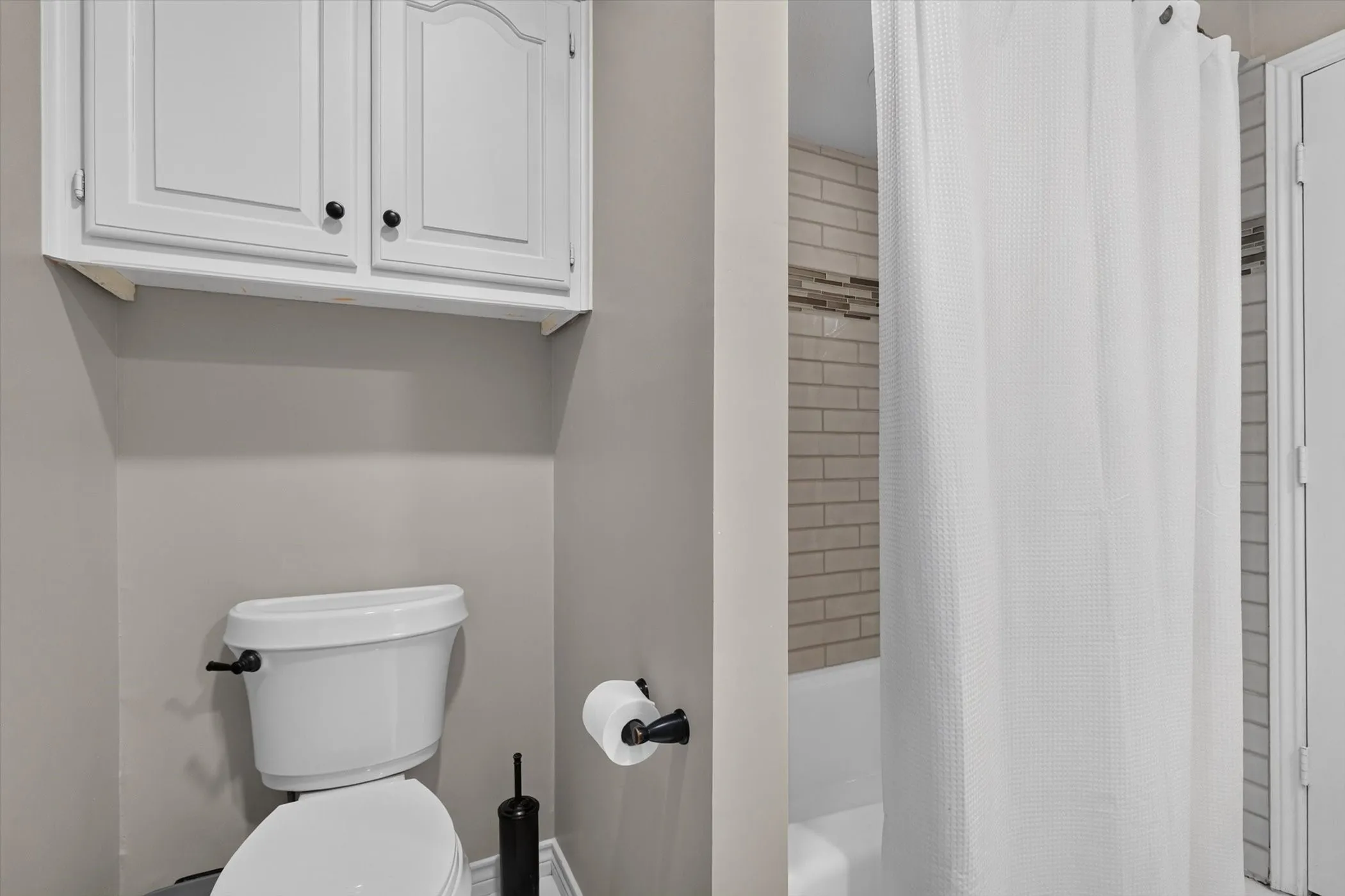 Single Family Residence For Rent in Denton County , 2335 Highlands Creek Road, Carrollton, Texas 75007, 4 Bedroom, 5 Bathroom, 3 Garage spaces, 3,508 Sqft, built in 1983, mls#21314082, Real Estate Agent in Carrollton, Homes For Rent in Denton county, Homes For Rent in Carrollton, Realtor in Carrollton Texas, Real Estate Brokerage Independent Realty Texas, Luminita Cordes Realtor
