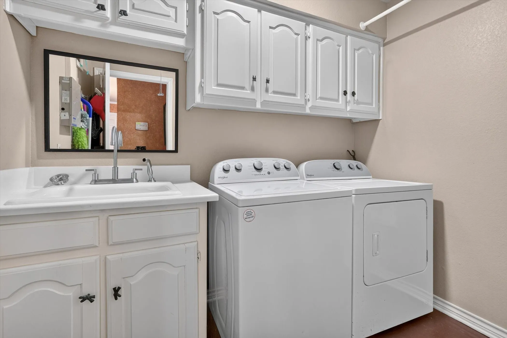 Single Family Residence For Rent in Denton County , 2335 Highlands Creek Road, Carrollton, Texas 75007, 4 Bedroom, 5 Bathroom, 3 Garage spaces, 3,508 Sqft, built in 1983, mls#21314082, Real Estate Agent in Carrollton, Homes For Rent in Denton county, Homes For Rent in Carrollton, Realtor in Carrollton Texas, Real Estate Brokerage Independent Realty Texas, Luminita Cordes Realtor